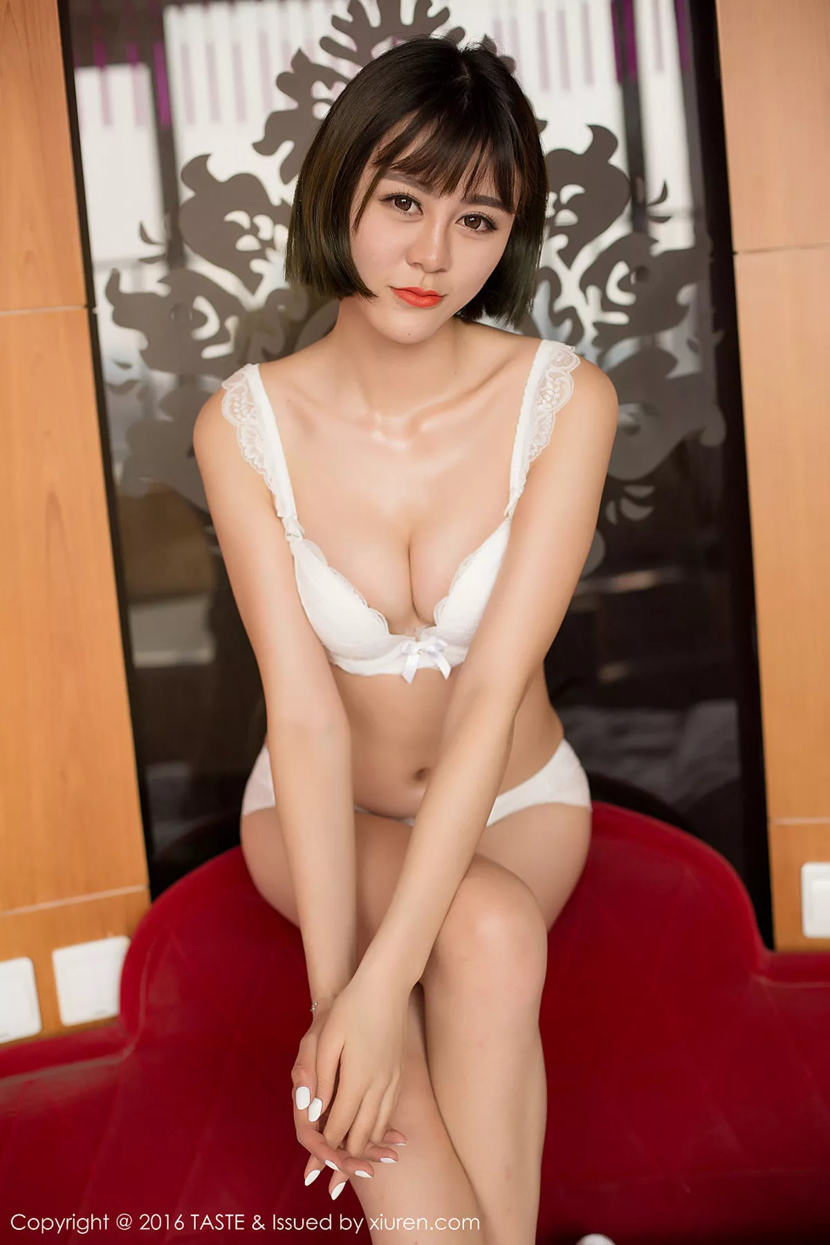 秀人集.com_[Taste顽味生活]Vol.010_嫩模汪萌萌白色内衣秀完美曲线性感红唇迷人写真69P