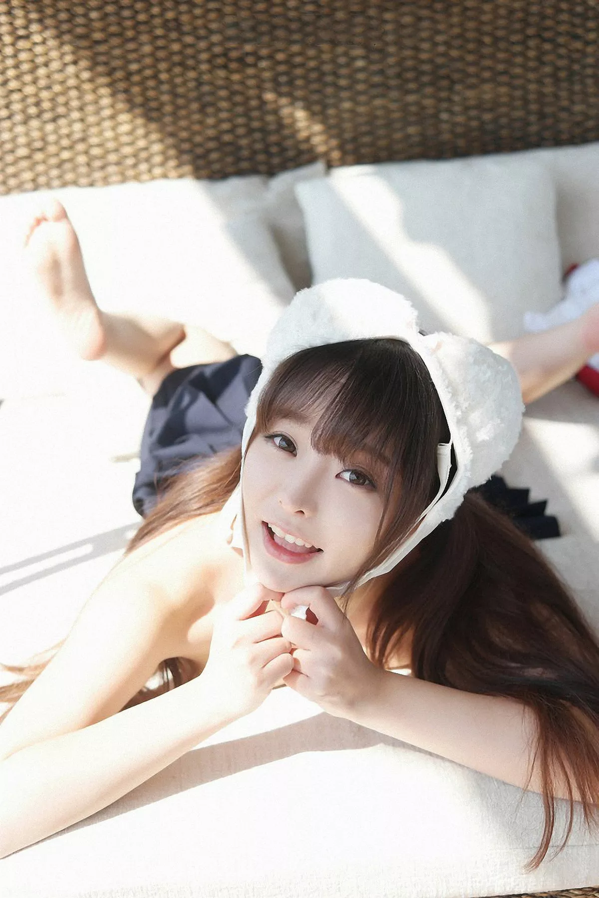 秀人集.com_[MFStar模范学院]Vol.002_嫩模柳侑绮Sevenbaby性感学生制服黑丝美腿写真51P