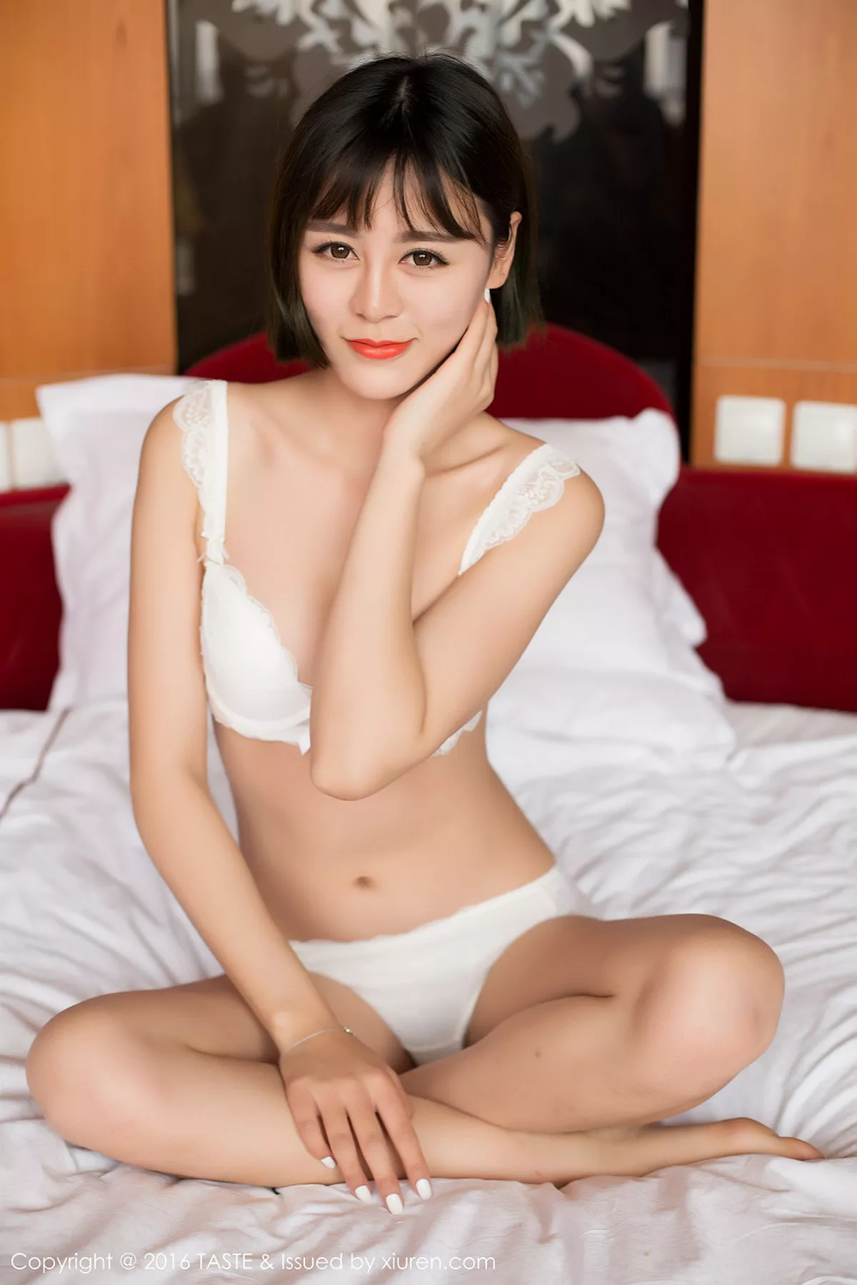 秀人集.com_[Taste顽味生活]Vol.010_嫩模汪萌萌白色内衣秀完美曲线性感红唇迷人写真69P