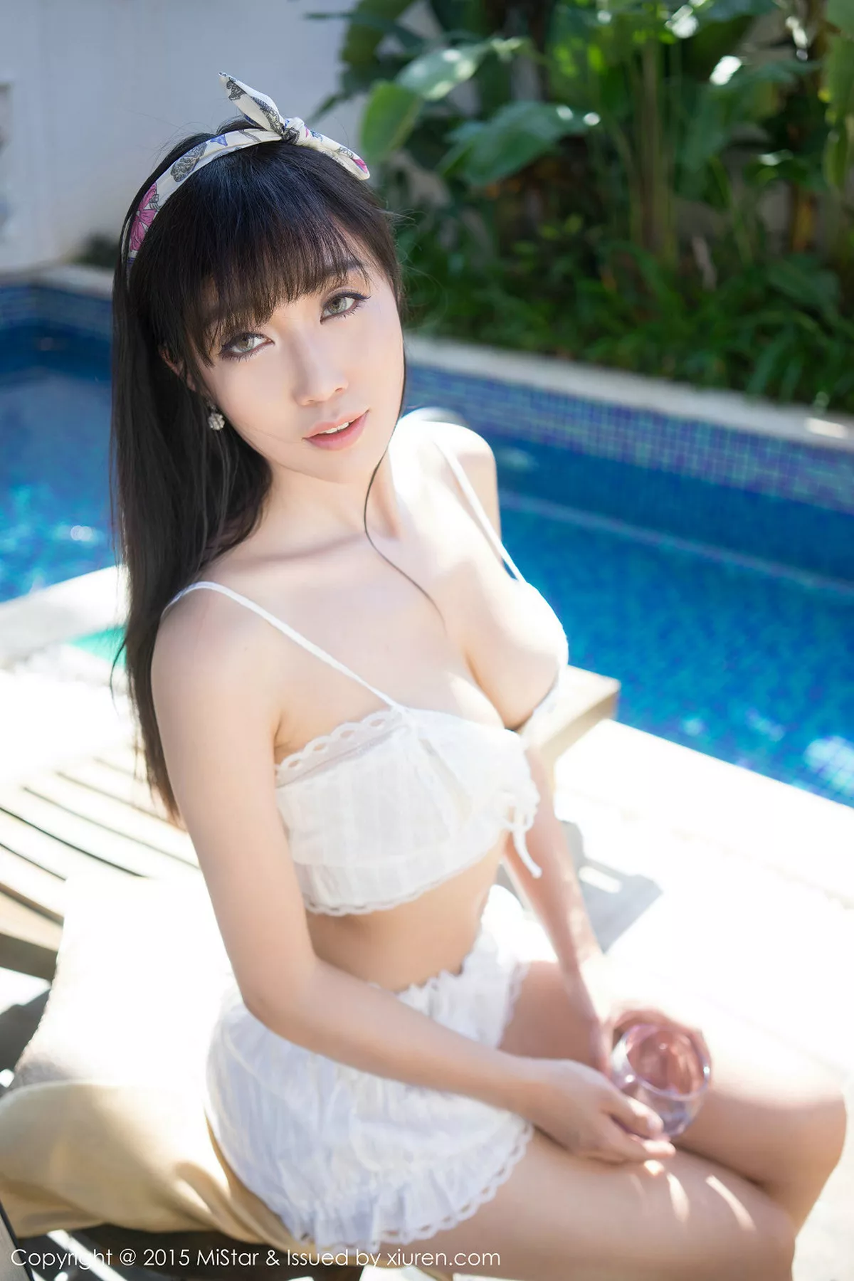 秀人集.com_[MiStar魅妍社]Vol.018_嫩模Ashely丽丽白色蕾丝女仆装双峰夹蛋诱惑写真60P