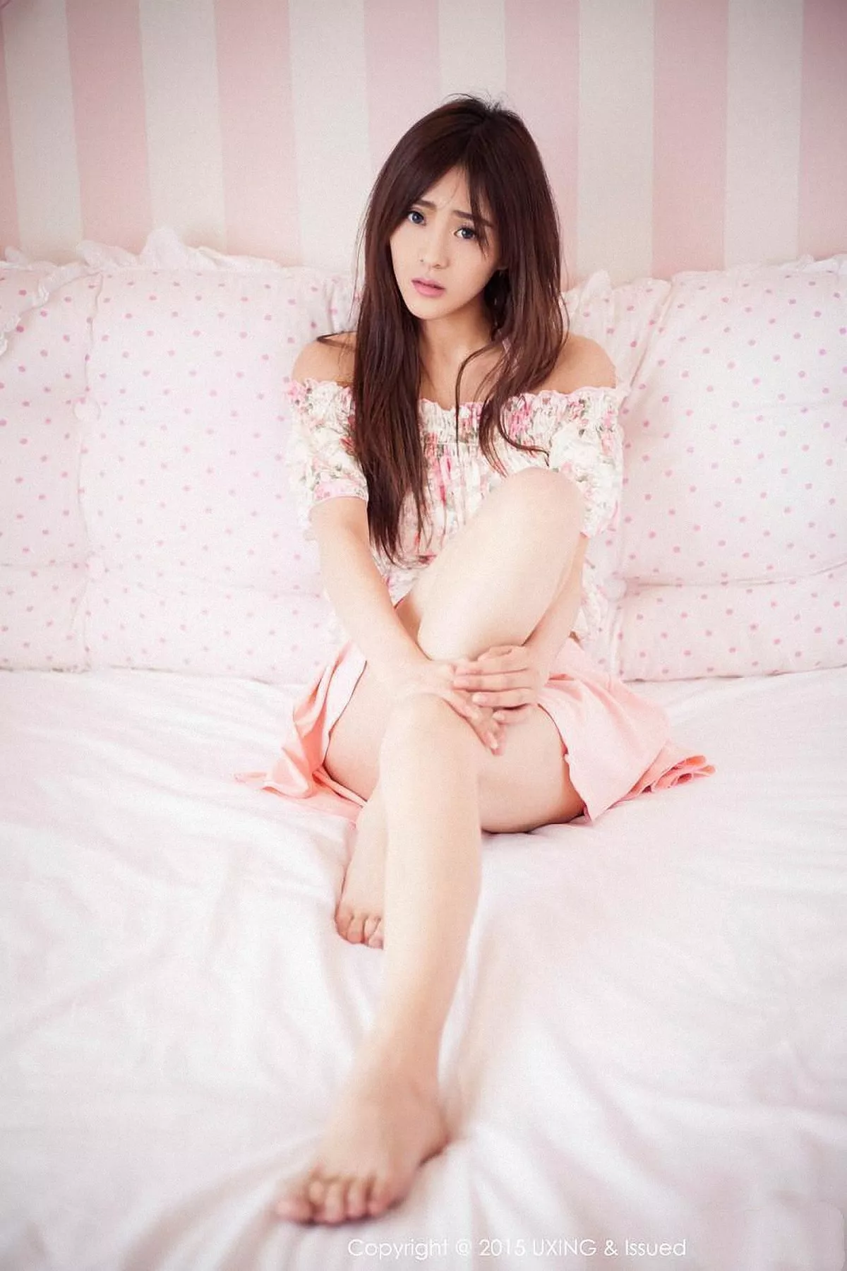 秀人集.com_[UXING优星馆]Vol.004_新人嫩模颜允允居家私房性感内衣豪乳诱惑写真80P