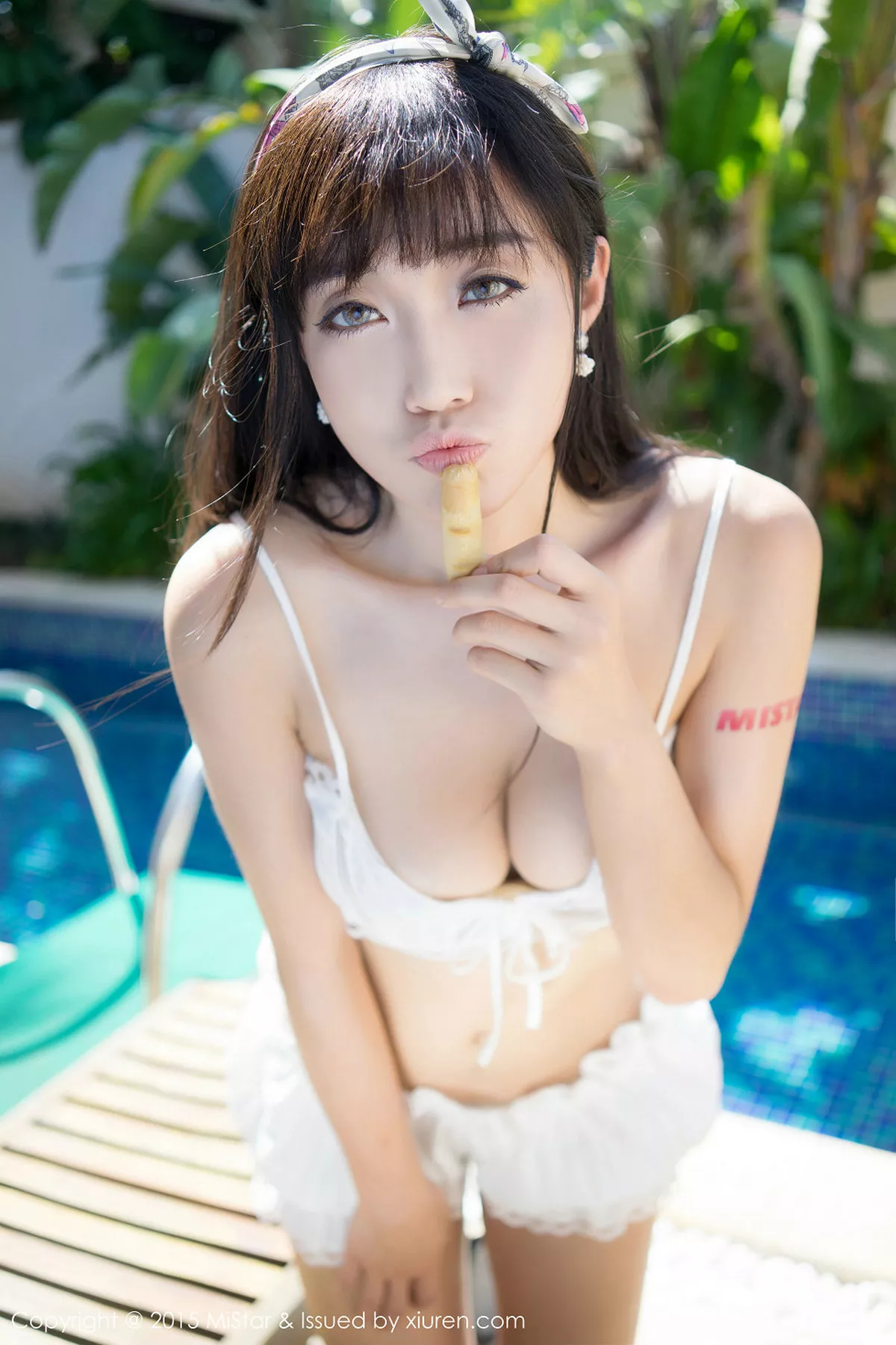 秀人集.com_[MiStar魅妍社]Vol.018_嫩模Ashely丽丽白色蕾丝女仆装双峰夹蛋诱惑写真60P