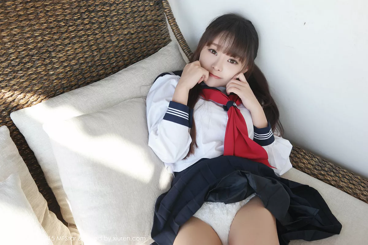 秀人集.com_[MFStar模范学院]Vol.002_嫩模柳侑绮Sevenbaby性感学生制服黑丝美腿写真51P