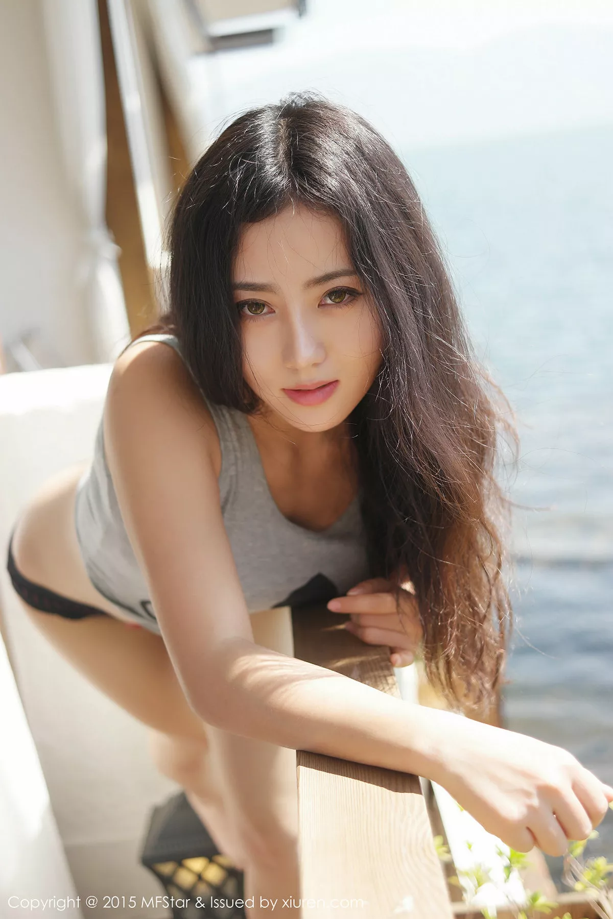 秀人集.com_[MFStar模范学院]Vol.007_嫩模Manuela玛鲁娜丁字裤撩人姿势诱惑美臀写真46P