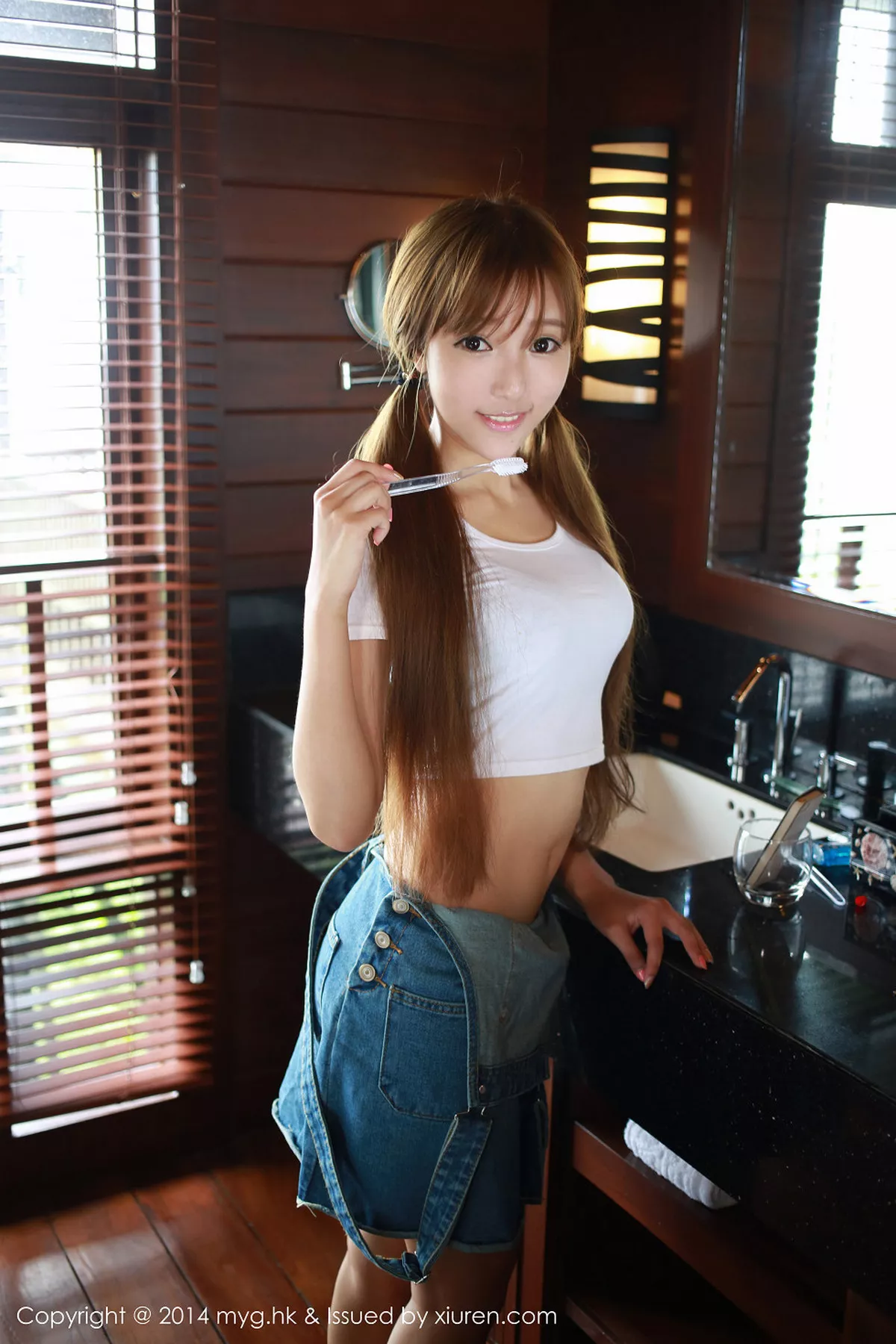 秀人集.com_[MyGirl美媛馆]Vol.008_嫩模女神王馨瑶yanni三亚旅拍完美身材性感写真156P