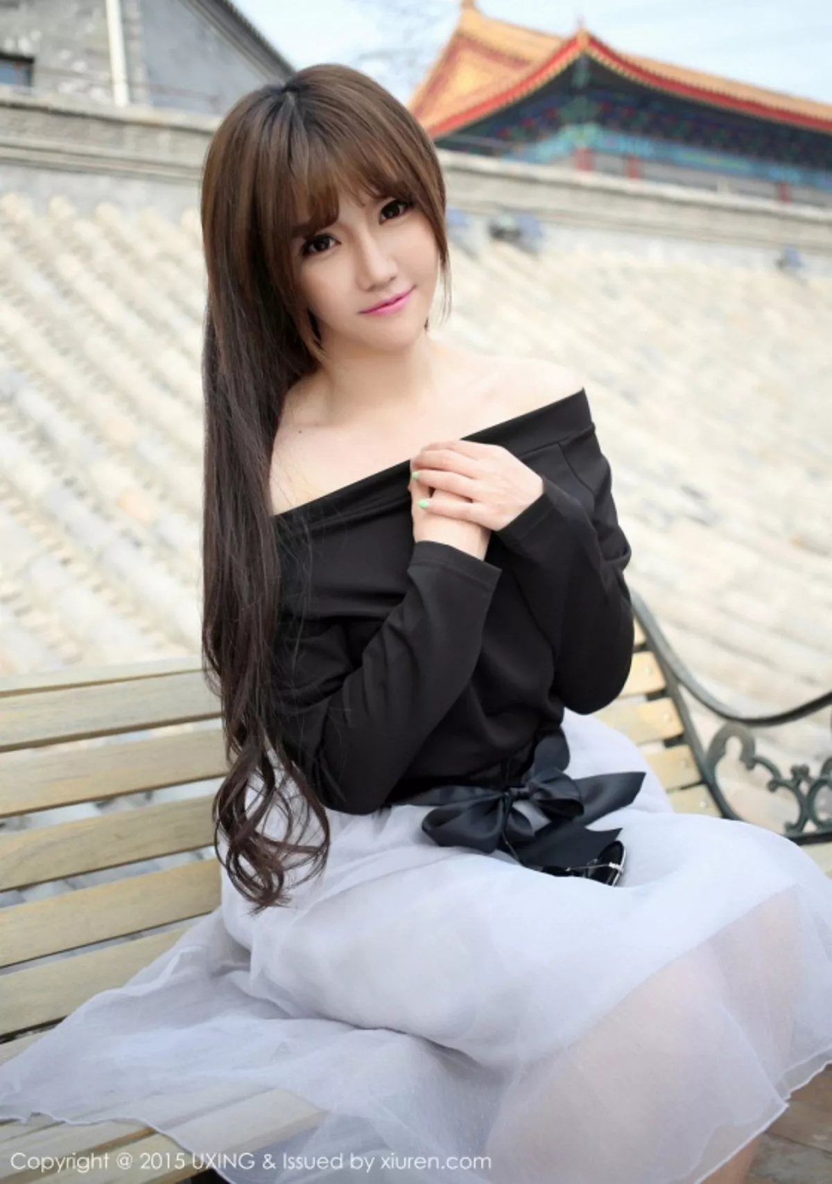 秀人集.com_[UXING优星馆]Vol.007_新人嫩模艾西Ashley白色上衣秀豪乳清新性感写真52P