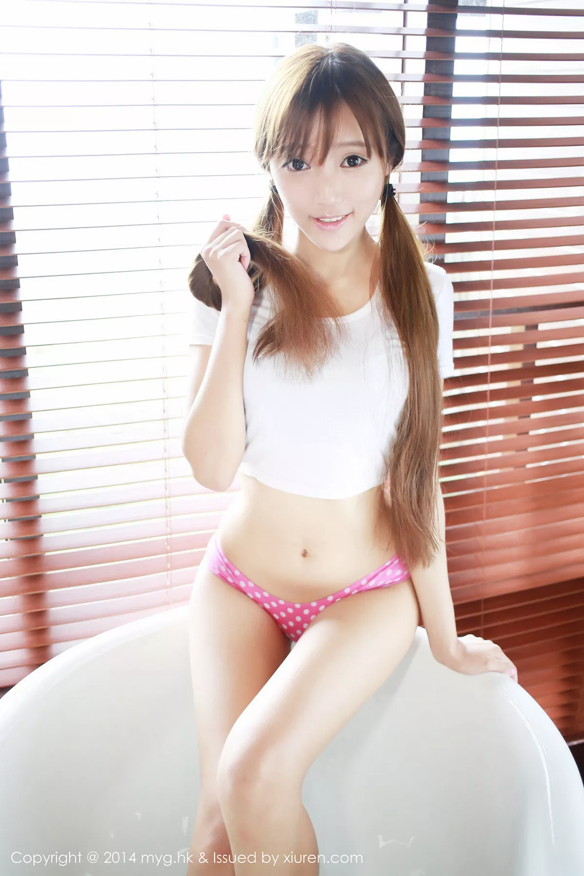 秀人集.com_[MyGirl美媛馆]Vol.008_嫩模女神王馨瑶yanni三亚旅拍完美身材性感写真156P