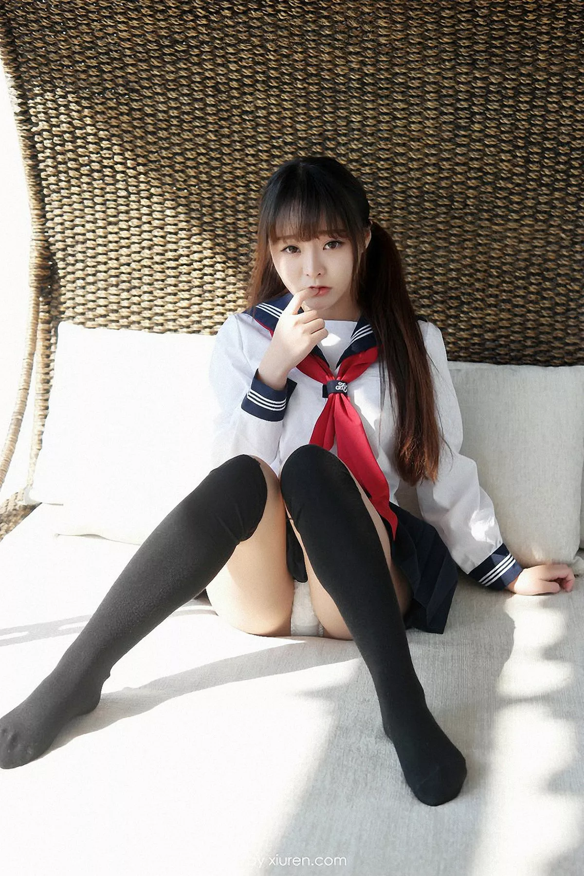 秀人集.com_[MFStar模范学院]Vol.002_嫩模柳侑绮Sevenbaby性感学生制服黑丝美腿写真51P
