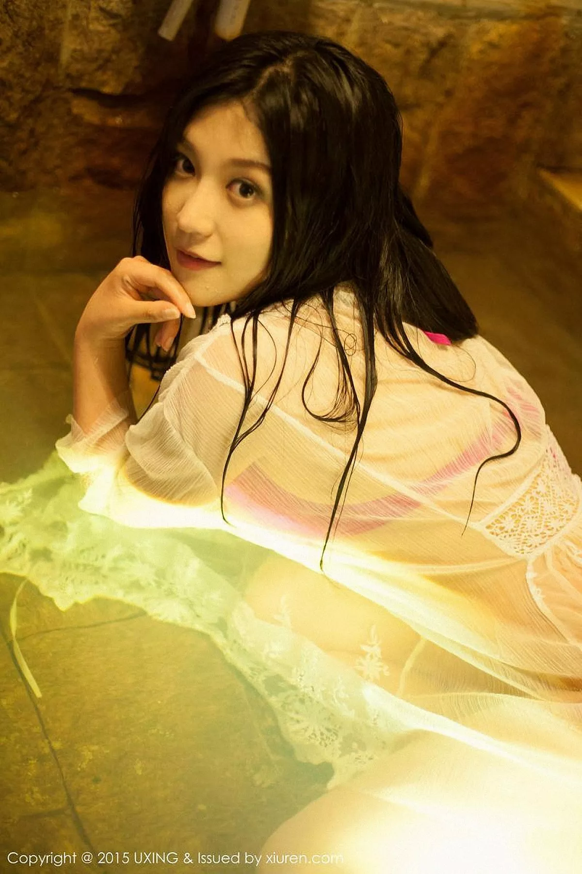 秀人集.com_[UXING优星馆]Vol.006_嫩模莲漪lenne红色内裤性感翘臀低胸内衣秀豪乳55P