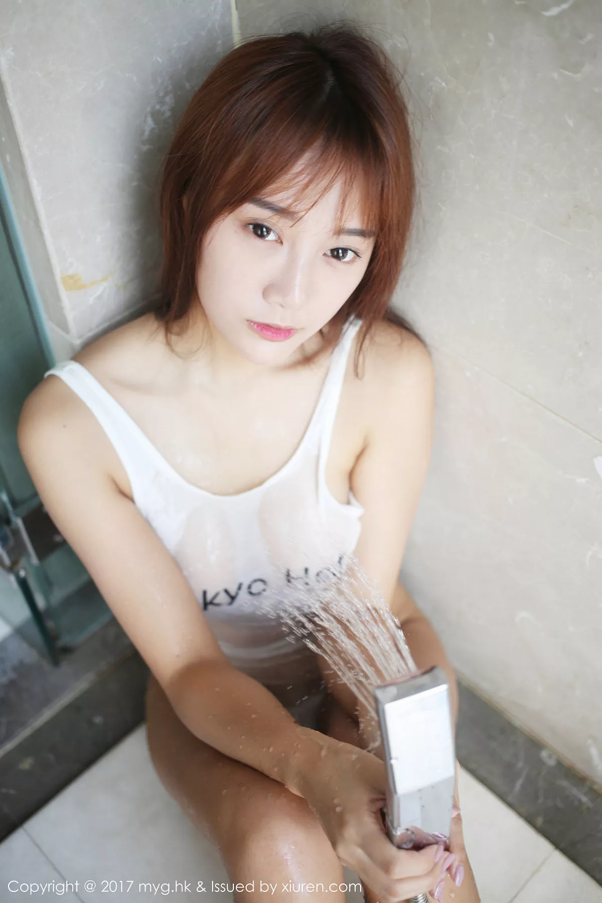 秀人集.com_[MyGirl美媛馆]Vol.243_嫩模猩一居家大床上脱内裤全裸秀豪乳翘臀火辣诱惑写真62P