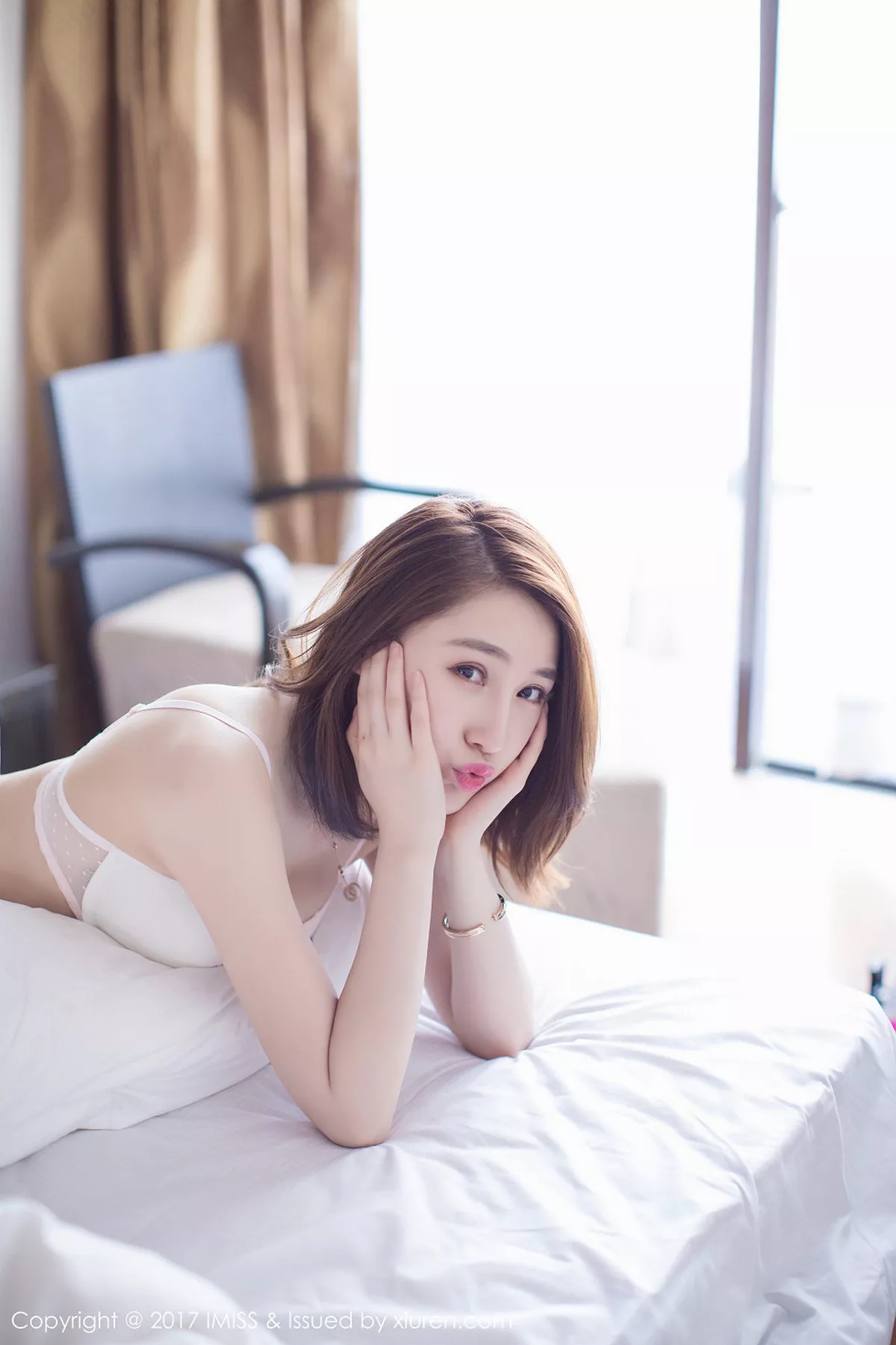 秀人集.com_[IMISS爱蜜社]Vol.160_气质女神刘奕宁Lynn沙巴旅拍性感内衣秀完美曲线诱惑写真39P