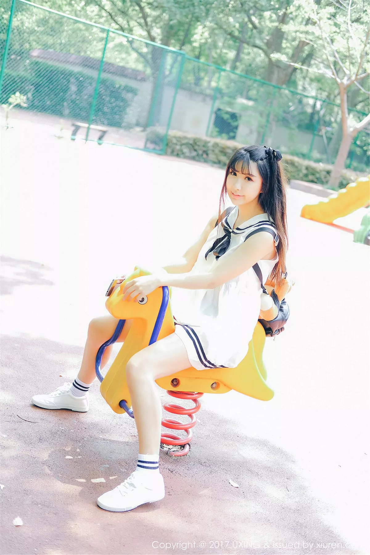 秀人集.com_[UXING优星馆]Vol.050_巨乳萝莉晓茜sunny学生装+私房内衣秀完美身材性感写真47P