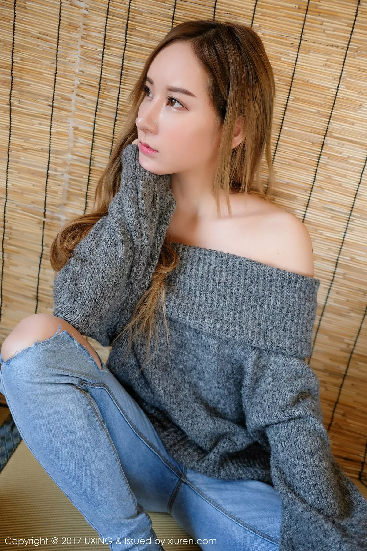 秀人集.com_[UXING优星馆]Vol.047_新人妹子高SIR白色蕾丝情趣内衣秀完美身材娇羞迷人写真47P