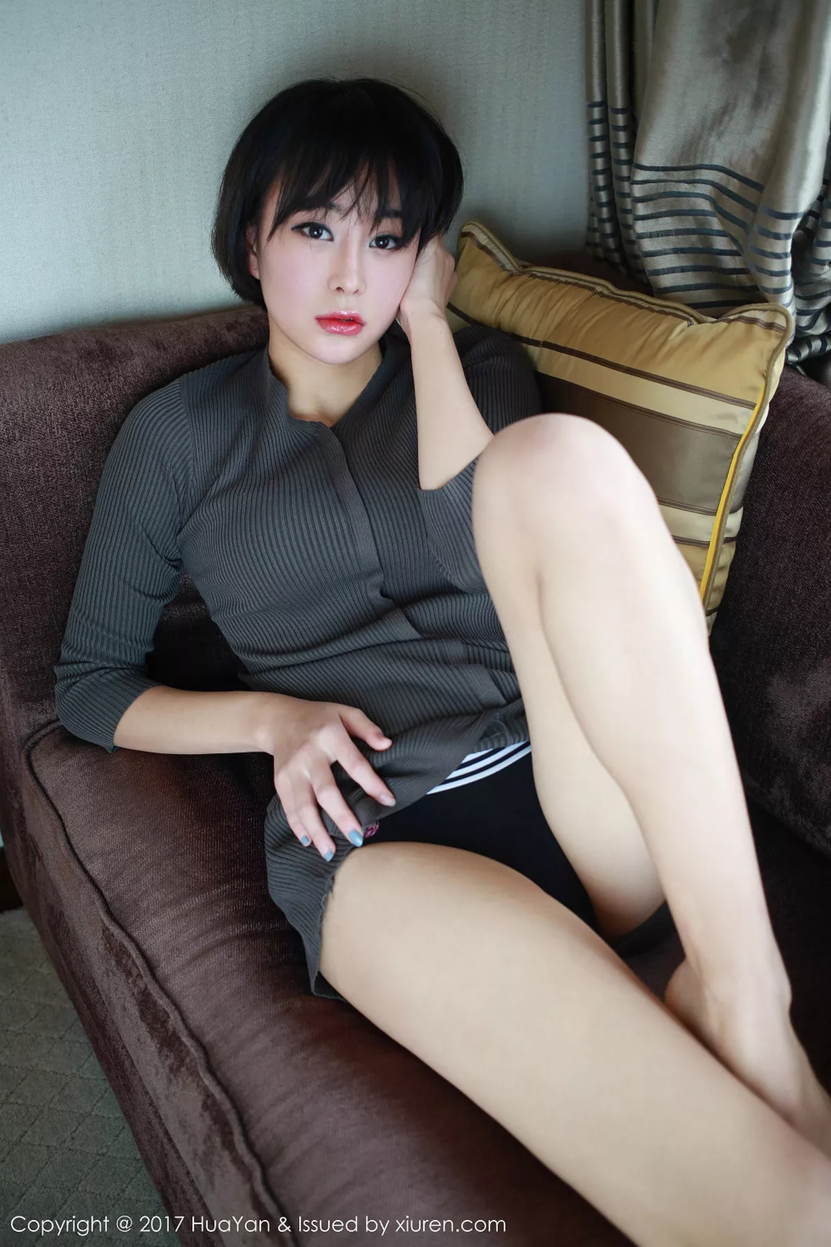 秀人集.com_[HuaYan花の颜]Vol.035_清新嫩模艺蕾居家欧美风黑色内裤秀完美身材性感翘臀写真43P