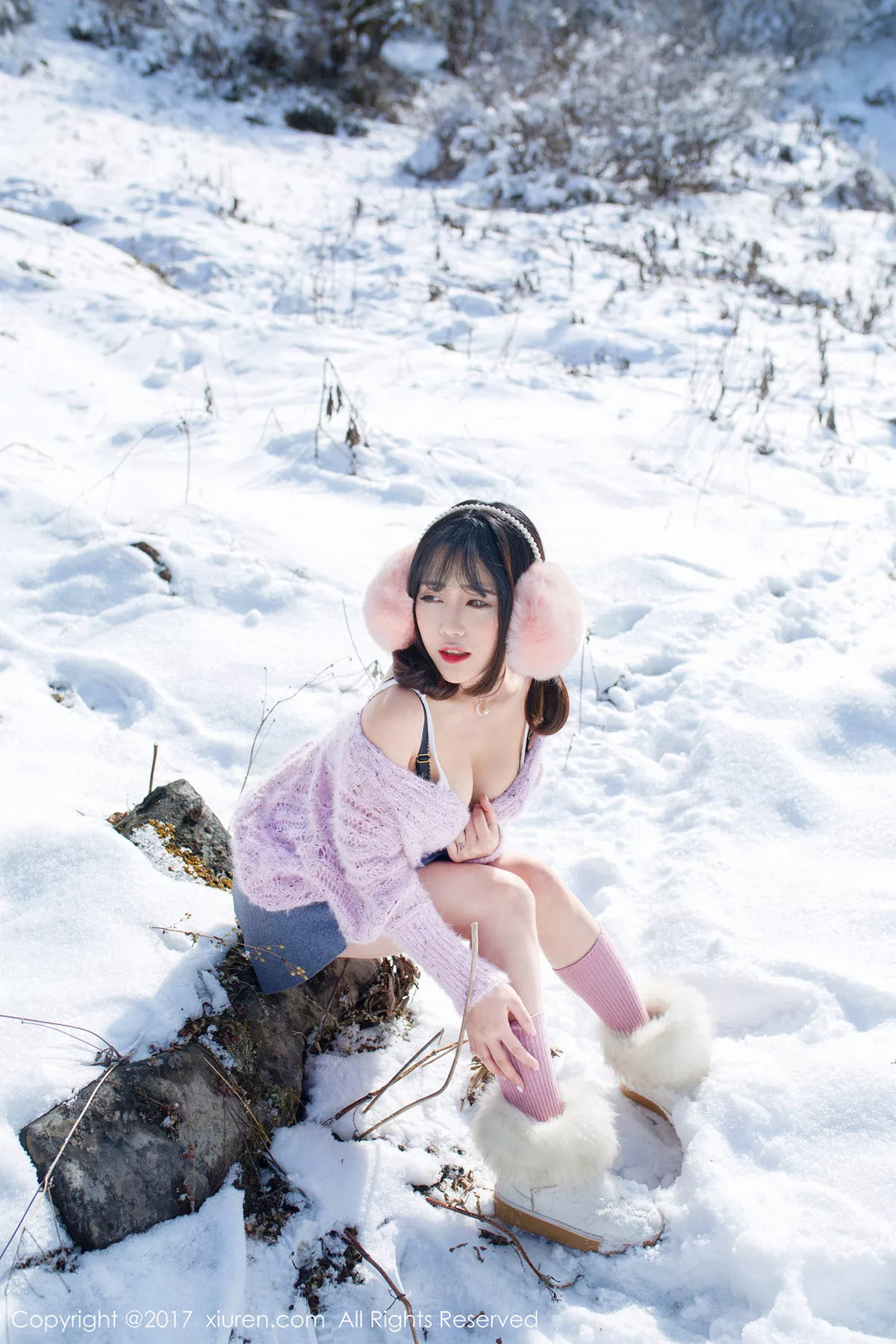 秀人集.com_[XiuRen秀人网]No.720_嫩模兜豆靓Youlina冰天雪地里黑色蕾丝内裤冰冷诱惑写真51P