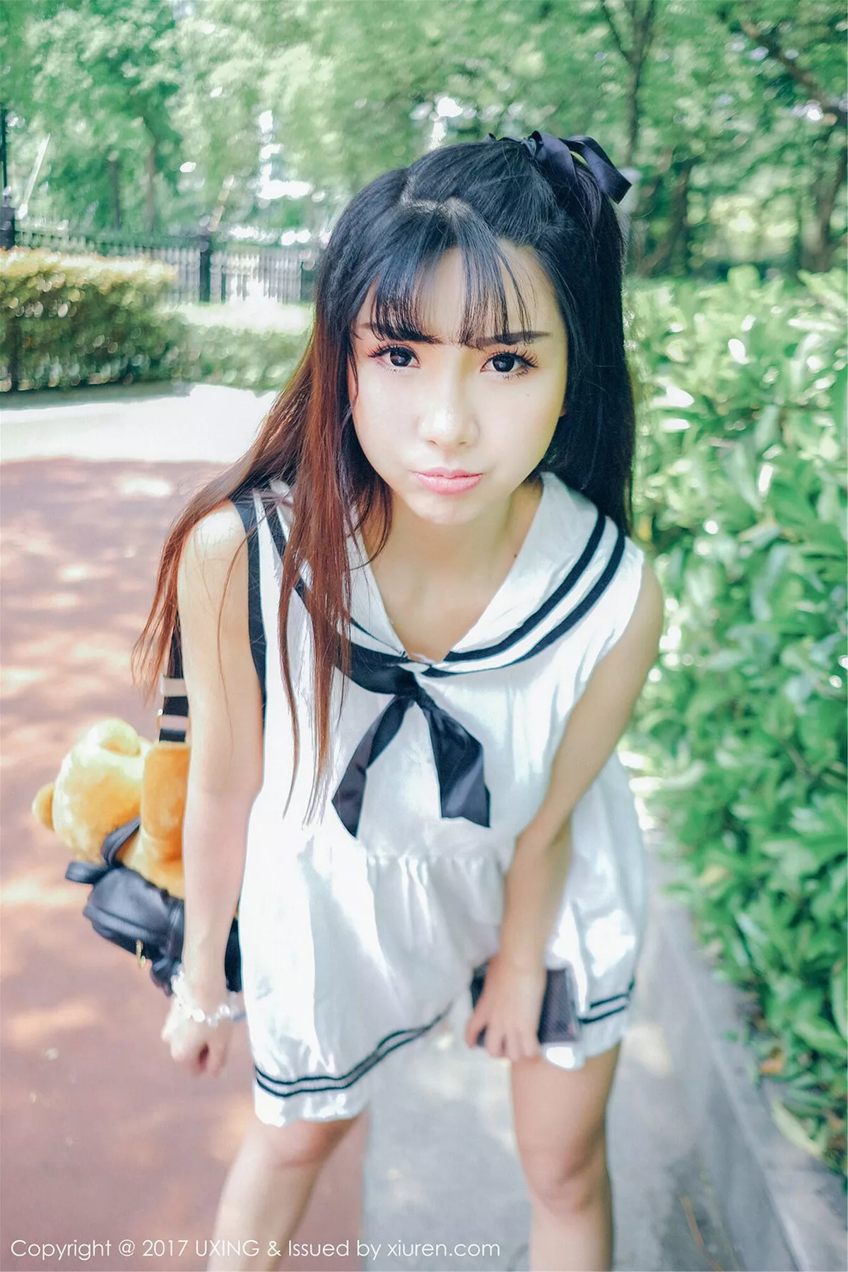 秀人集.com_[UXING优星馆]Vol.050_巨乳萝莉晓茜sunny学生装+私房内衣秀完美身材性感写真47P