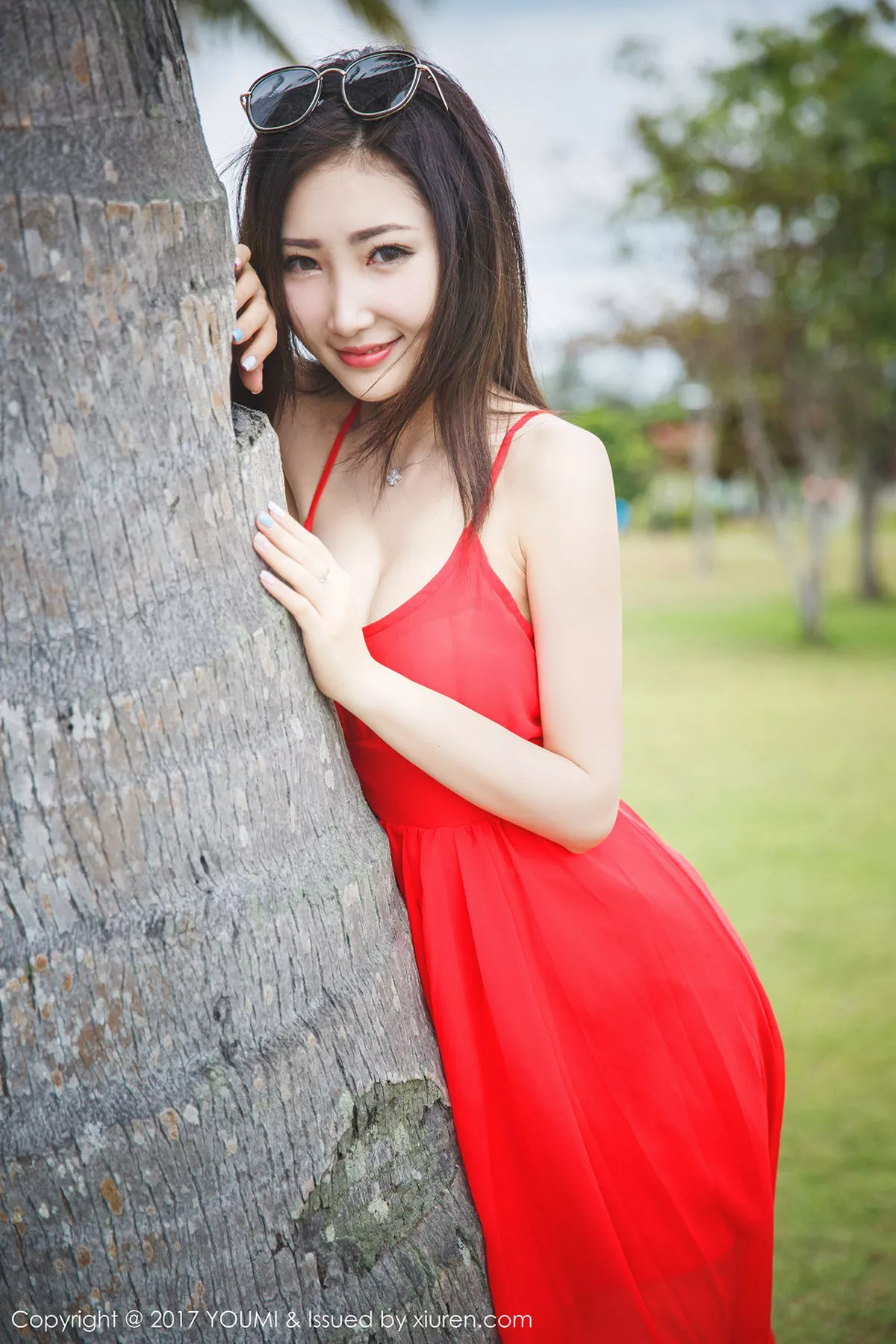 秀人集.com_[YouMi尤蜜荟]Vol.028_女神Yumi-尤美沙巴旅拍泳池边性感比基尼秀完美身材写真47P