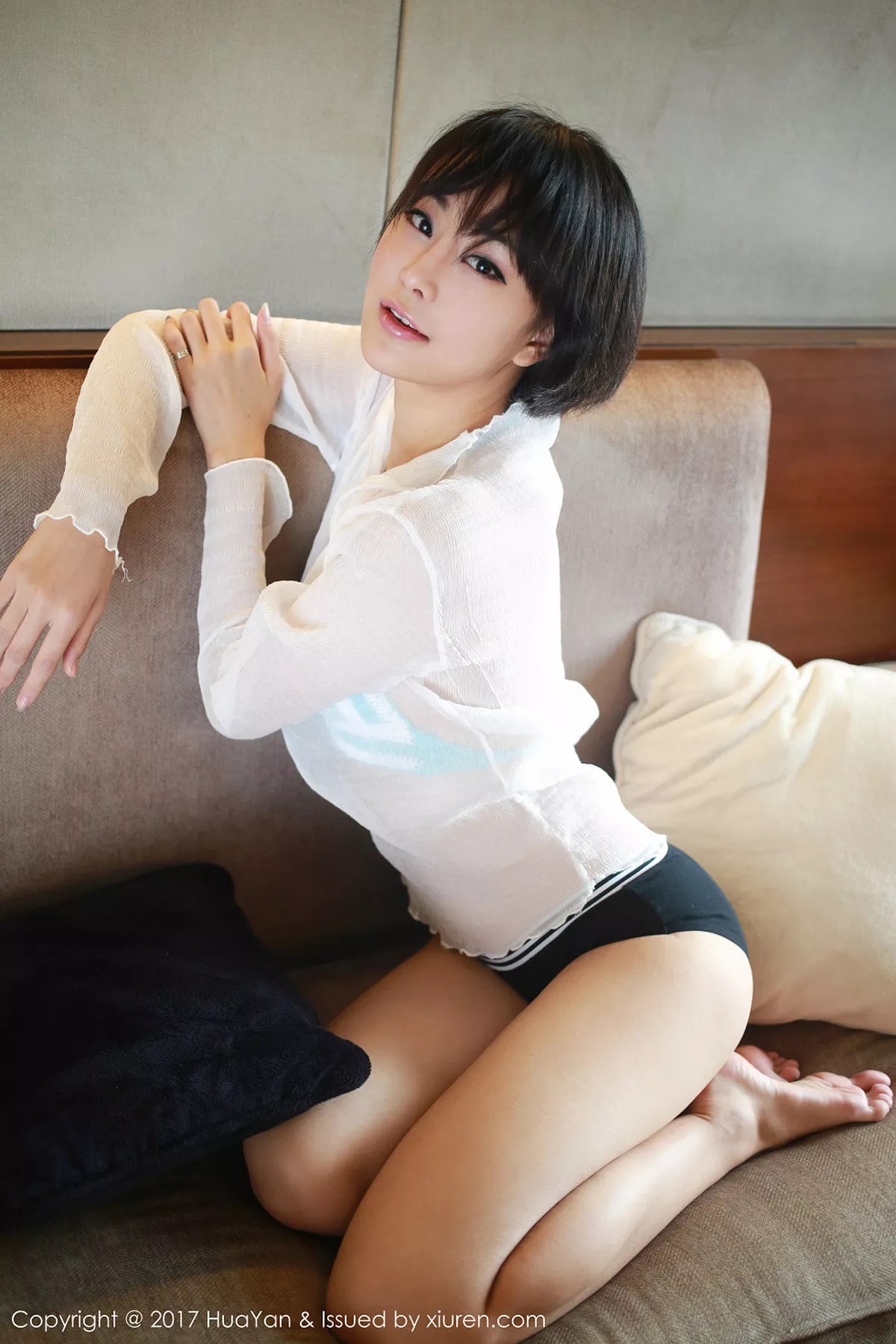 秀人集.com_[HuaYan花の颜]Vol.035_清新嫩模艺蕾居家欧美风黑色内裤秀完美身材性感翘臀写真43P