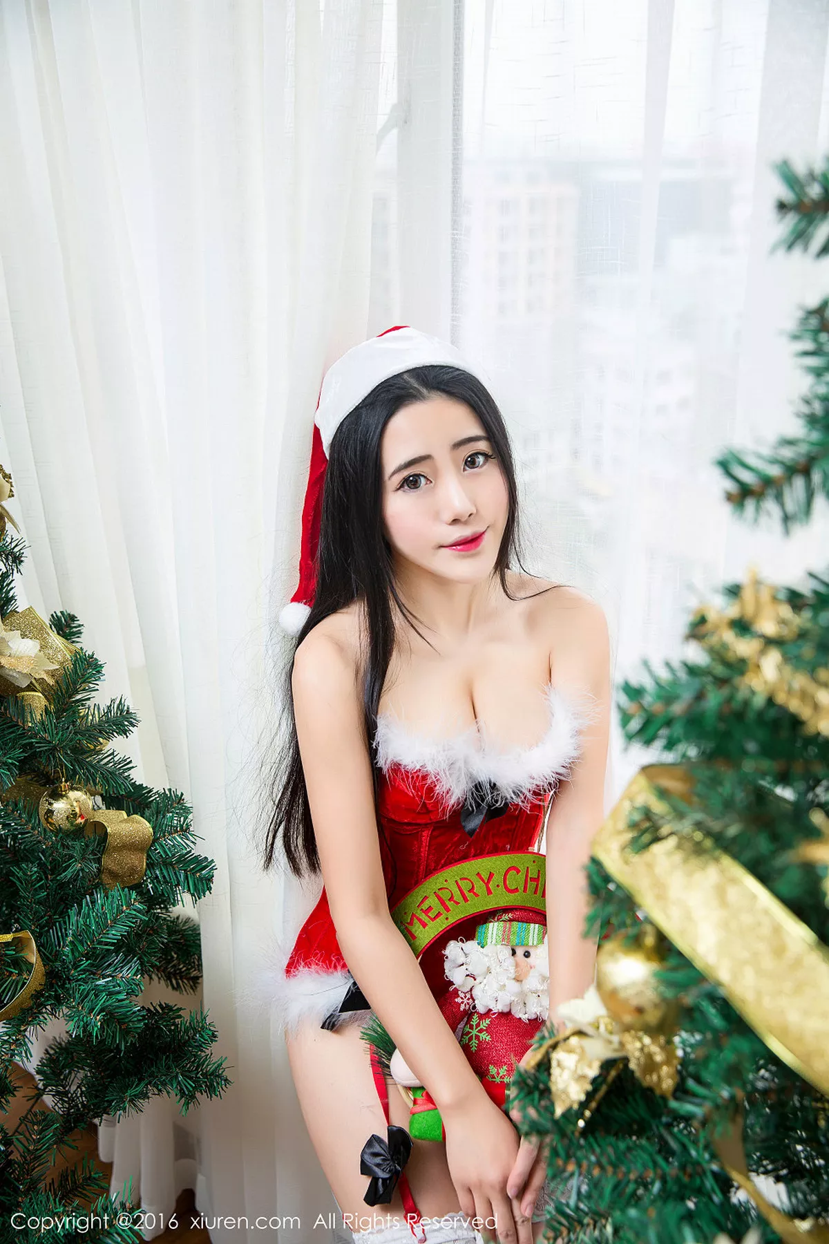 秀人集.com_[XiuRen秀人网]No.660_嫩模兜豆靓Youlina红色圣诞装性感内衣满满圣诞福利写真50P