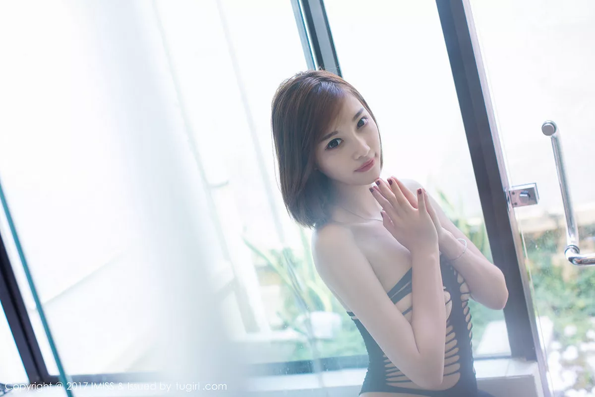 秀人集.com_[IMISS爱蜜社]Vol.161_女神杨晨晨sugar沙巴旅拍黑色蕾丝内衣+黑丝美腿完美诱惑写真51P