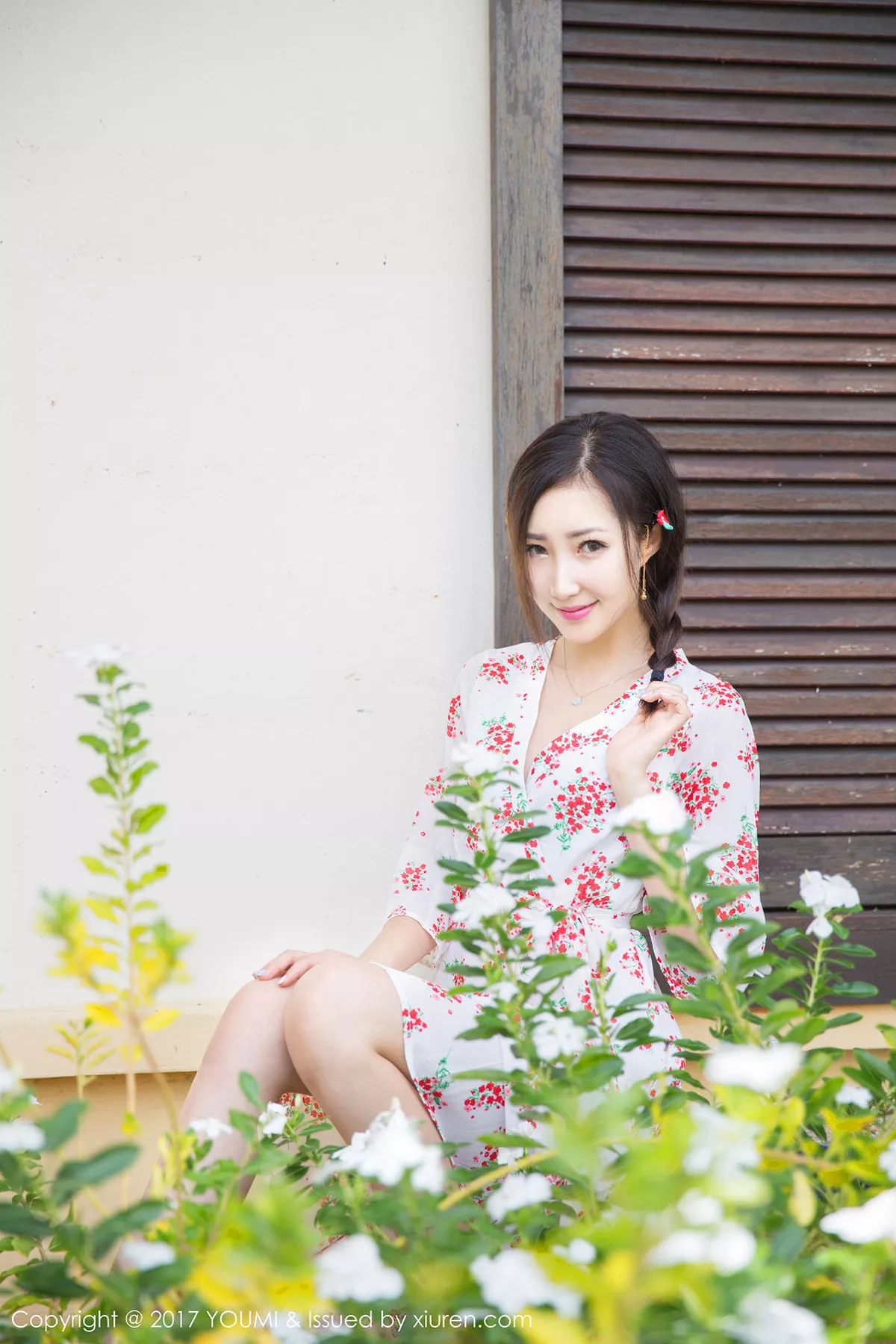 秀人集.com_[YouMi尤蜜荟]Vol.030_尤物嫩模Yumi-尤美沙巴旅拍泳池边性感比基尼秀完美身材写真50P