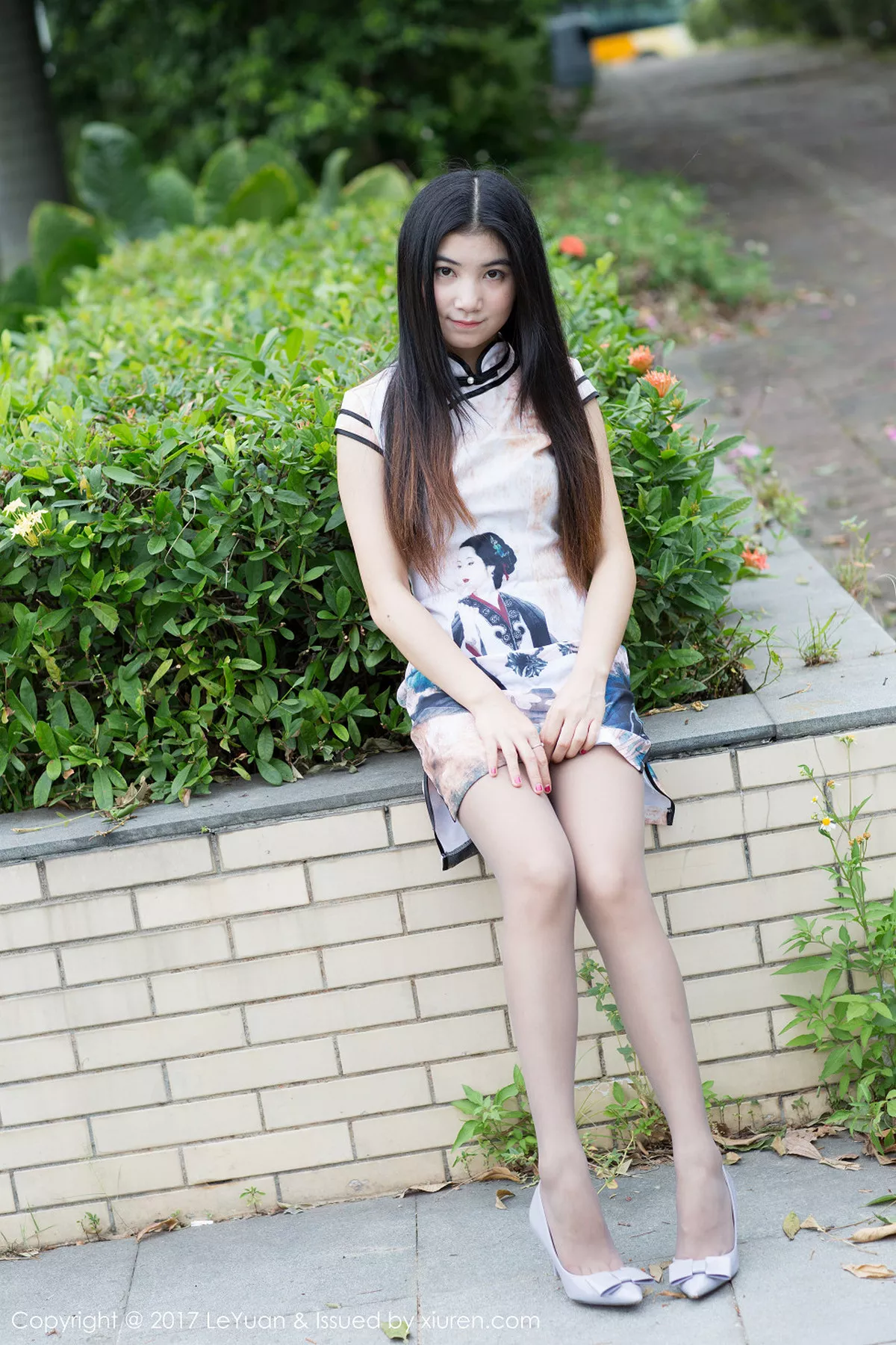 秀人集.com_[LeYuan星乐园]Vol.039_嫩模Winki丝女郎短旗袍+黑短裙黑丝袜系列美腿性感写真85P