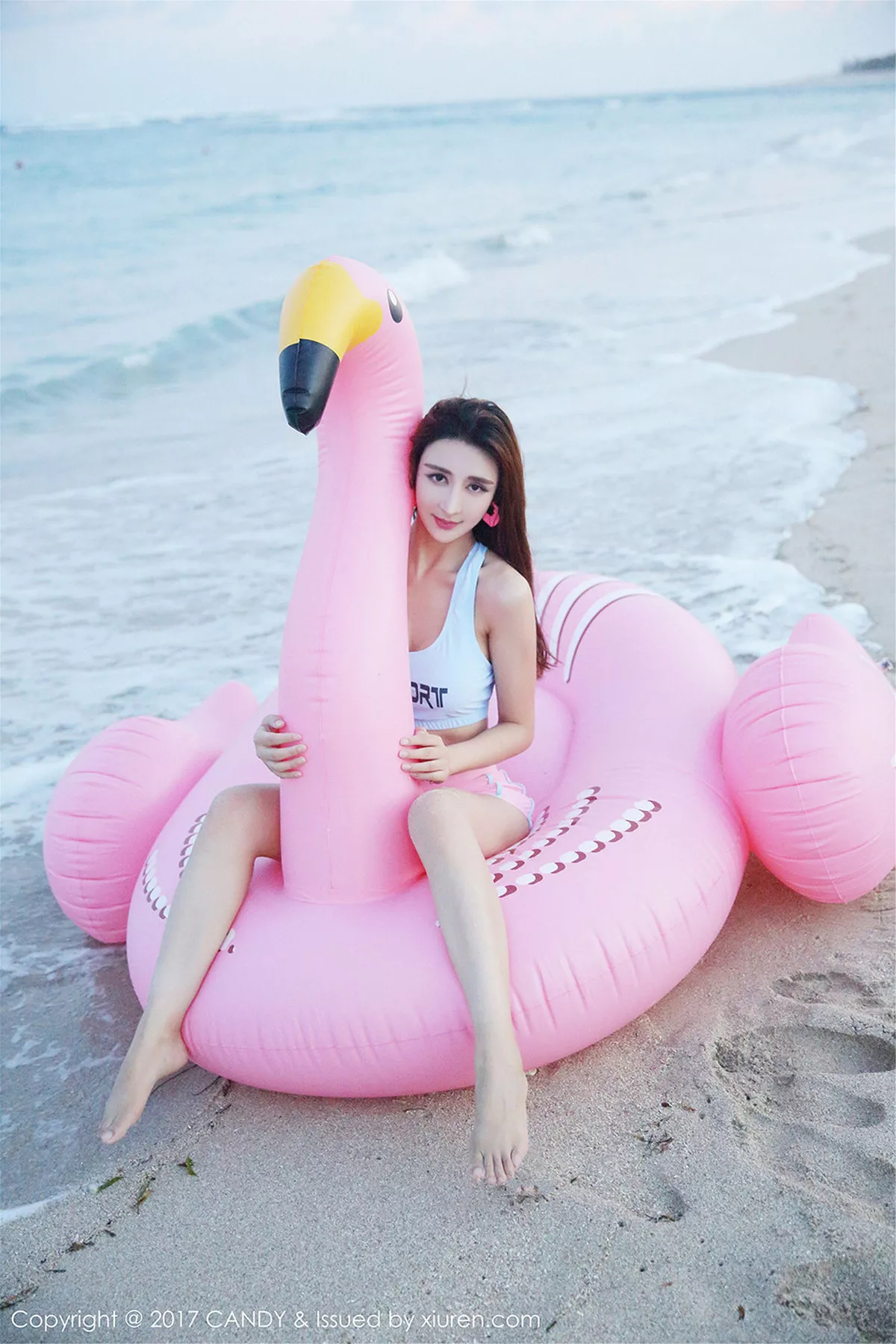 秀人集.com_[Candy糖果画报]Vol.024_嫩模伊莉娜巴厘岛旅拍性感短裤运动装秀完美身材写真61P