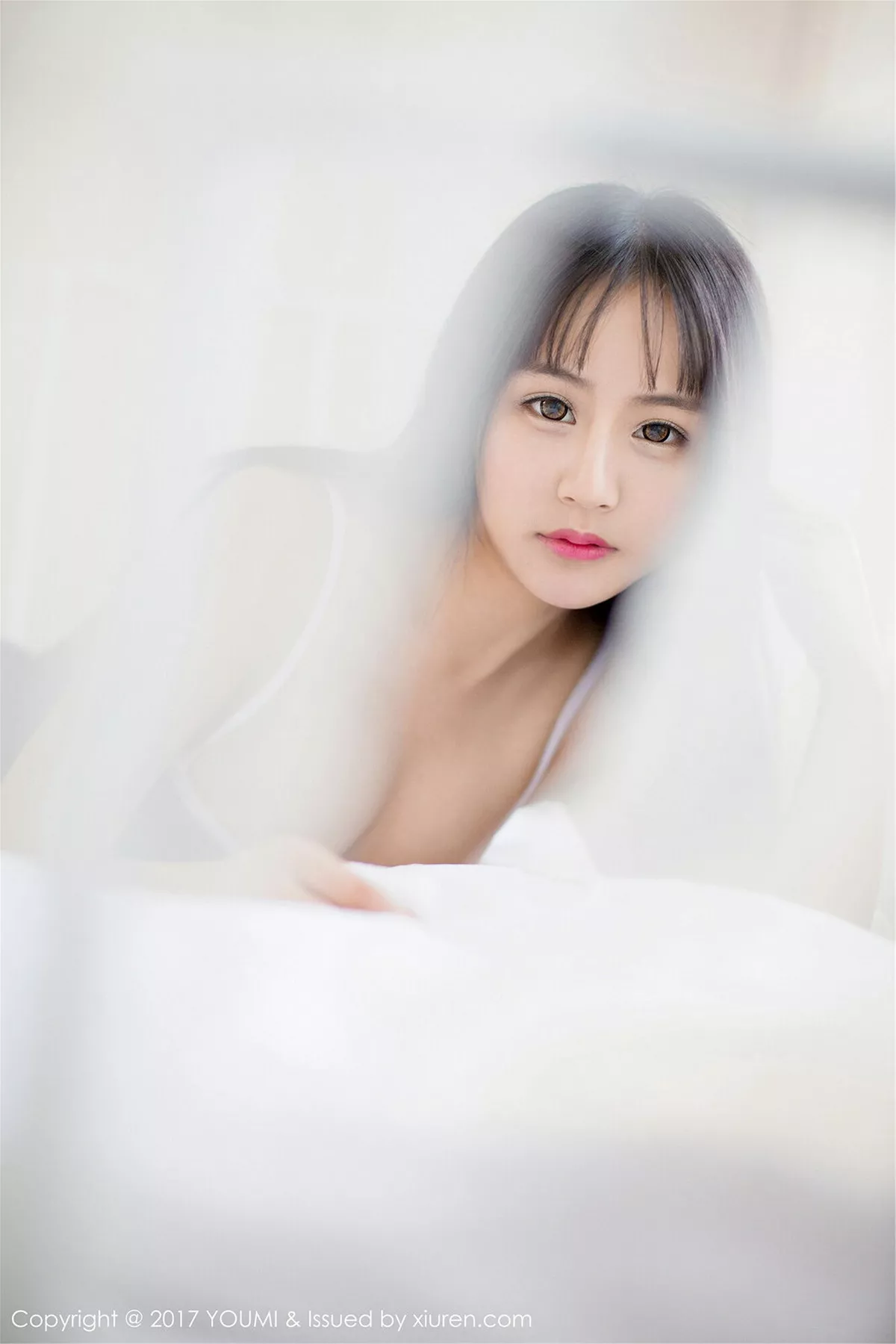 秀人集.com_[YouMi尤蜜荟]Vol.038_巨乳嫩模思淇Sukiiii居家露背毛衣+死库水秀完美身材写真53P