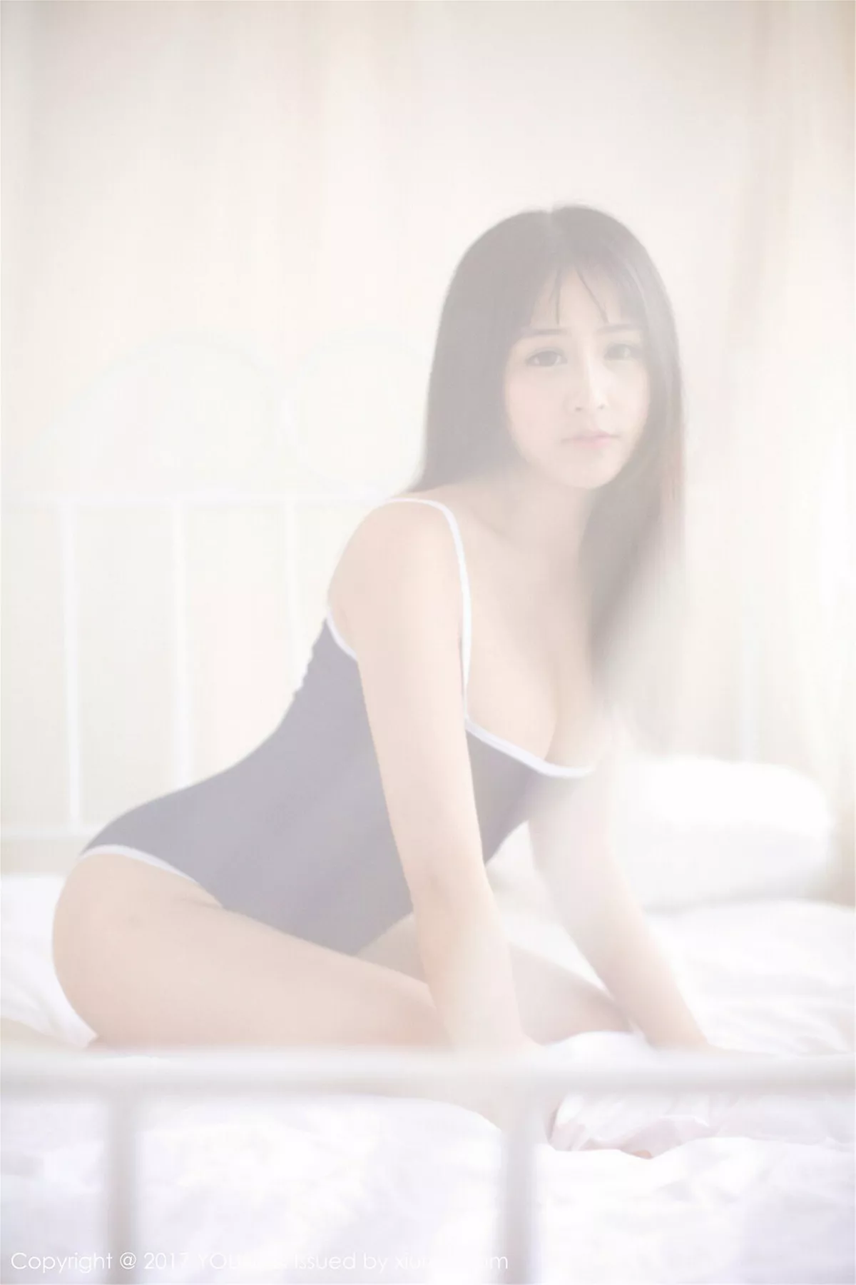 秀人集.com_[YouMi尤蜜荟]Vol.038_巨乳嫩模思淇Sukiiii居家露背毛衣+死库水秀完美身材写真53P