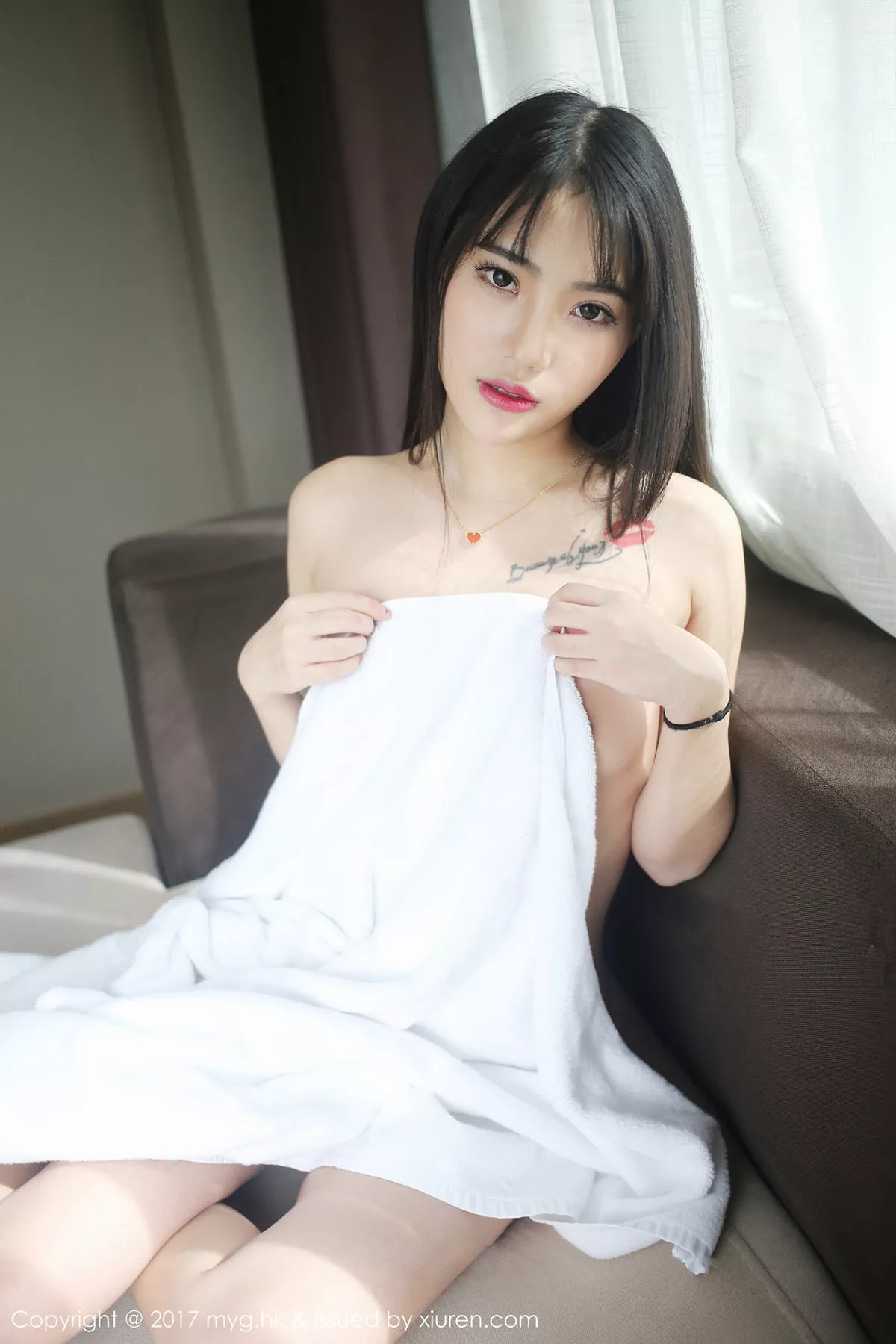 秀人集.com_[MyGirl美媛馆]Vol.252_新人嫩模杨洁linda居家私房内衣全脱秀白嫩胴体诱惑写真42P