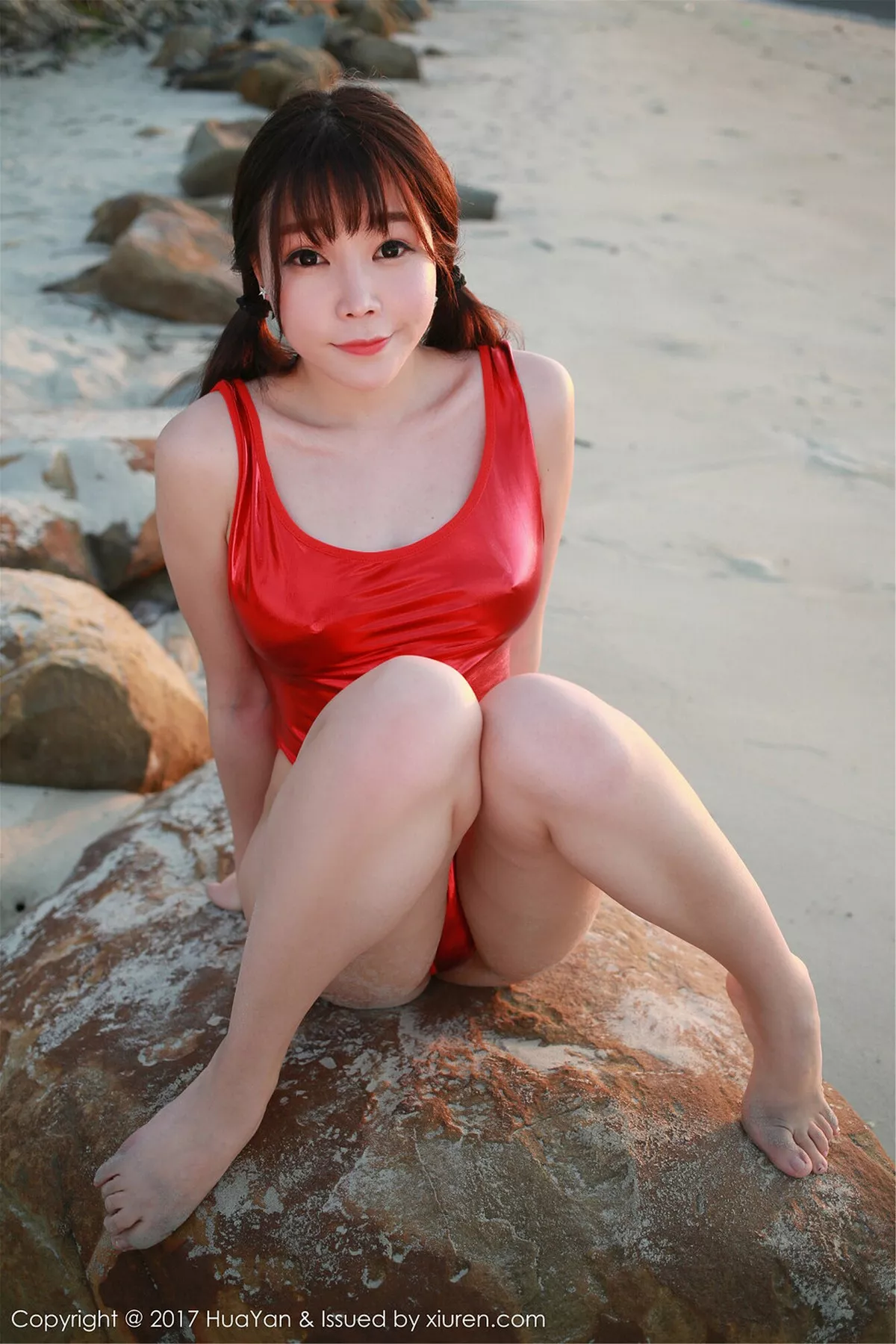 秀人集.com_[HuaYan花の颜]Vol.038_嫩模芝芝Booty沙巴旅拍吊带连身裙秀完美身材性感美胸写真52P