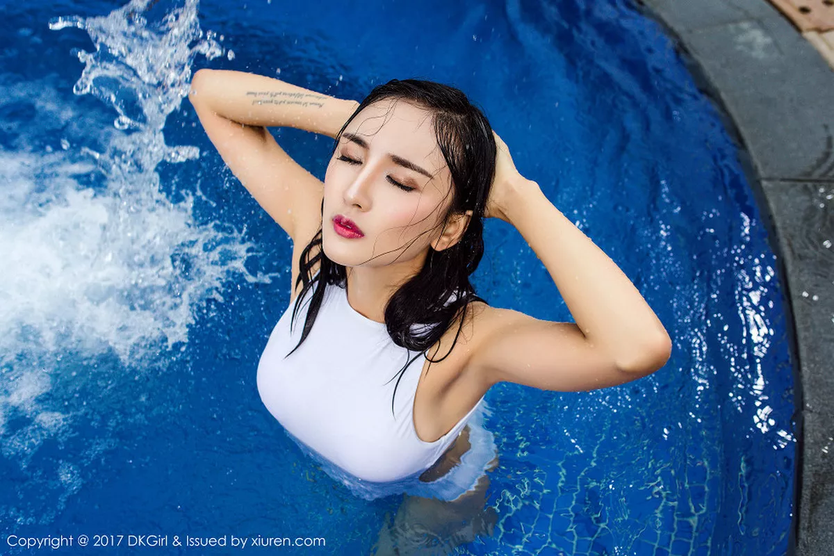 秀人集.com_[DKGirl御女郎]Vol.026_嫩模梅哥白色连体比基尼泳池湿身秀傲人美乳诱惑写真58P