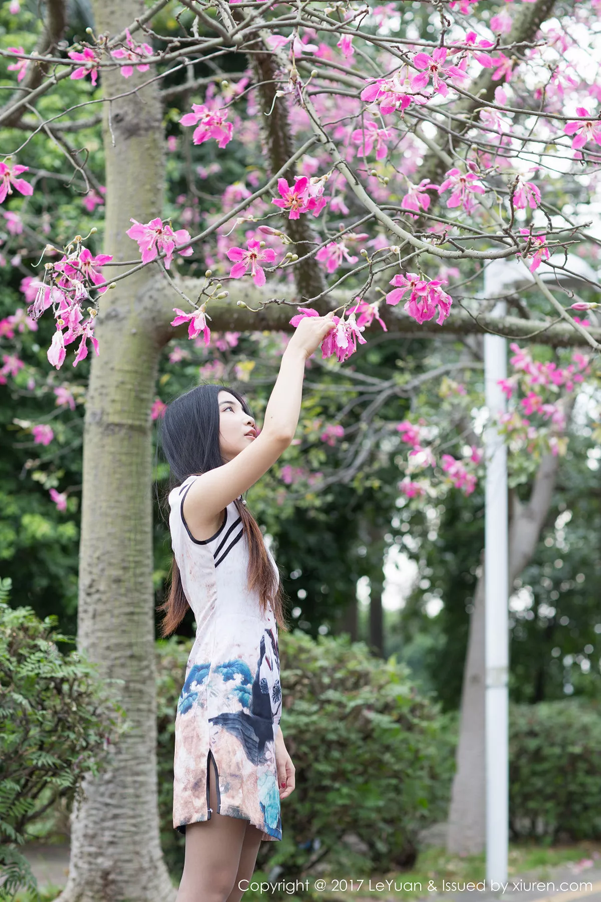 秀人集.com_[LeYuan星乐园]Vol.039_嫩模Winki丝女郎短旗袍+黑短裙黑丝袜系列美腿性感写真85P