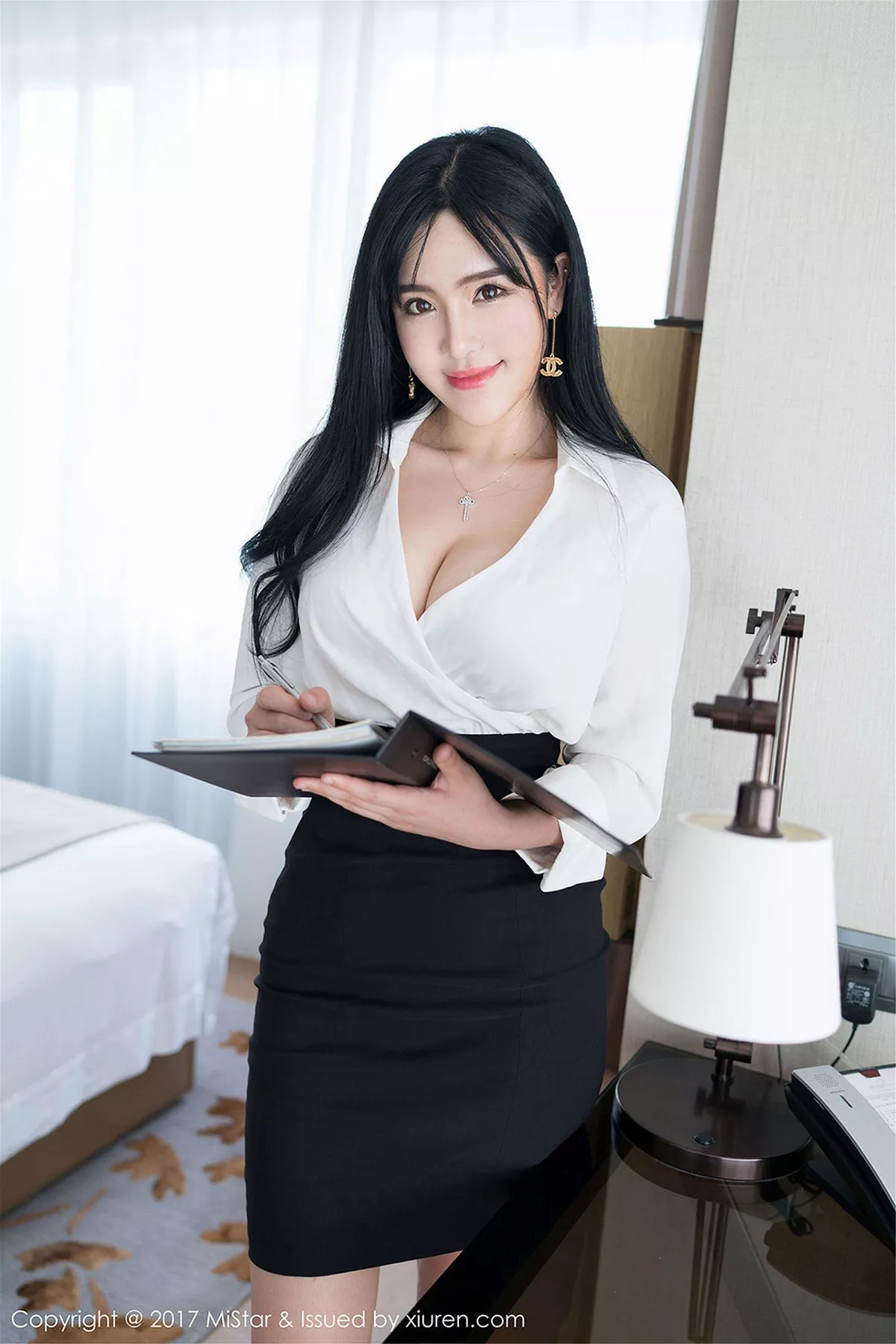 秀人集.com_[MiStar魅妍社]Vol.172_嫩模刘钰儿职场OL装秀完美身材展傲人美乳诱惑写真40P