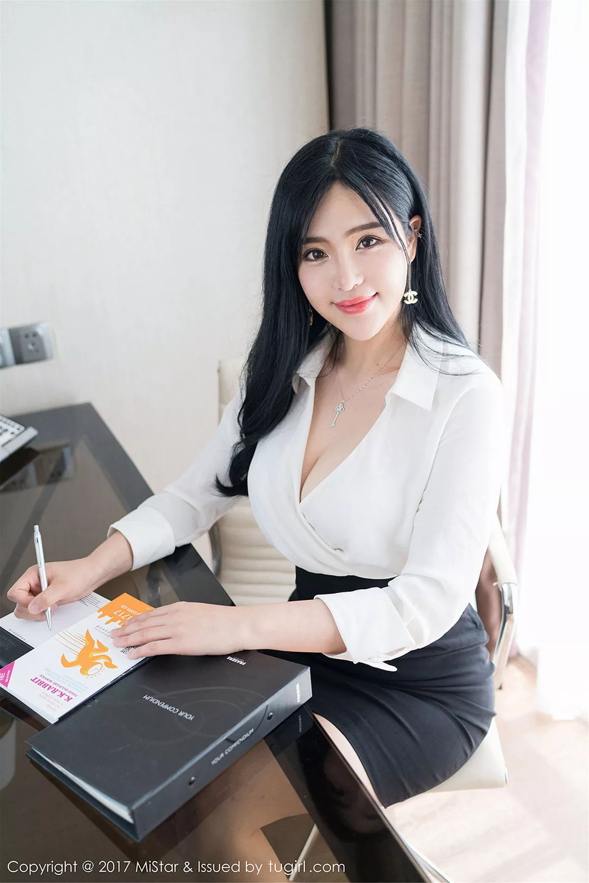 秀人集.com_[MiStar魅妍社]Vol.172_嫩模刘钰儿职场OL装秀完美身材展傲人美乳诱惑写真40P