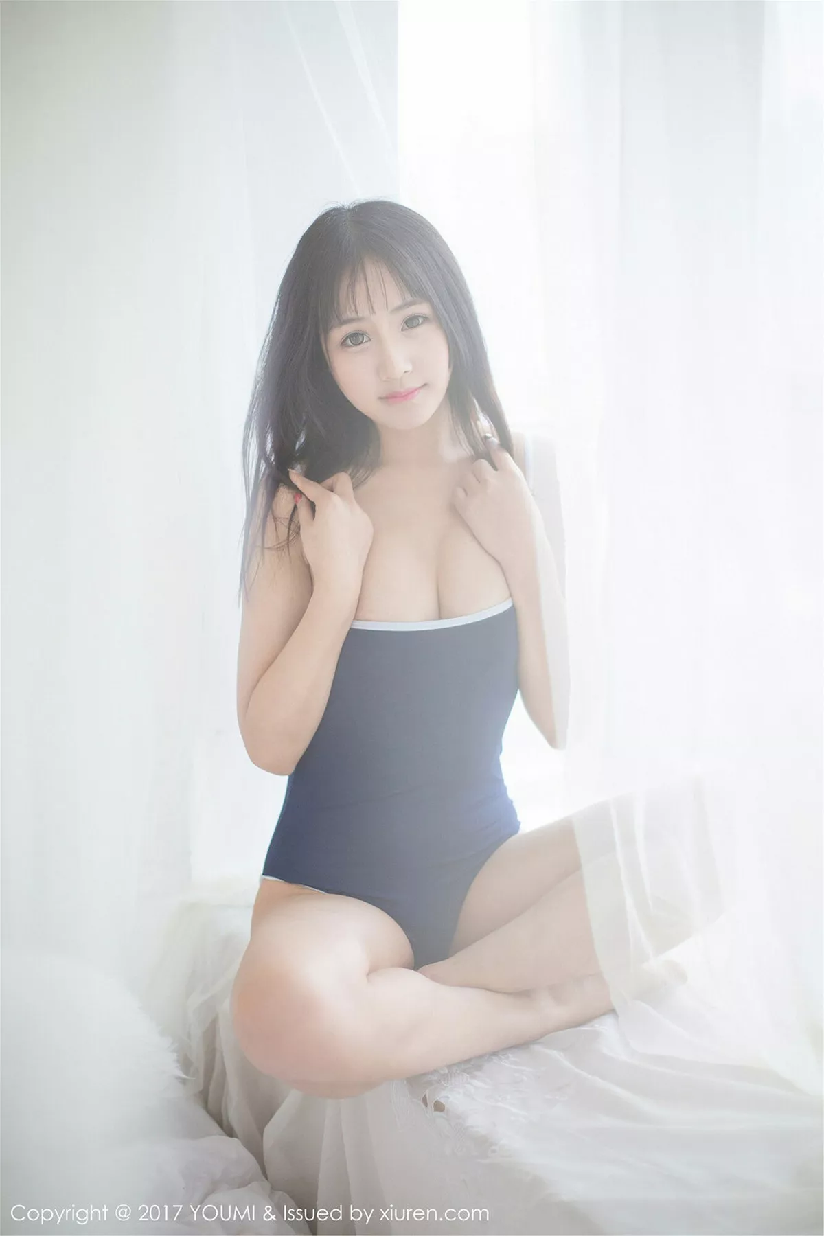 秀人集.com_[YouMi尤蜜荟]Vol.038_巨乳嫩模思淇Sukiiii居家露背毛衣+死库水秀完美身材写真53P
