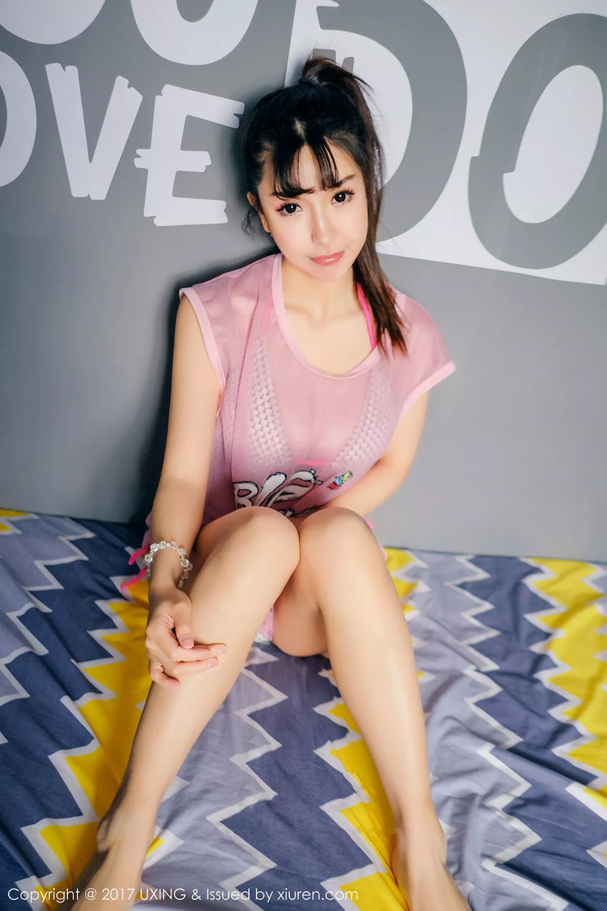秀人集.com_[UXING优星馆]Vol.053_巨乳嫩模晓茜sunny粉红薄纱性感内衣秀傲人巨乳诱惑写真38P