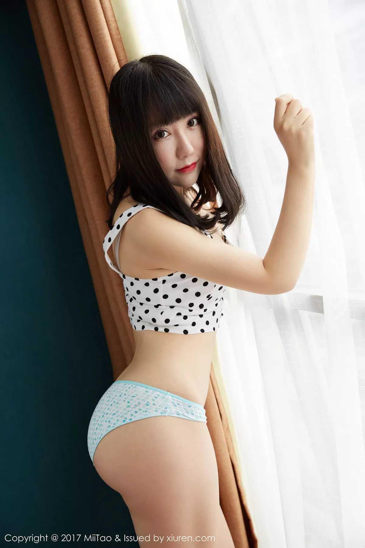 秀人集.com_[MiiTao蜜桃社]Vol.068_嫩模雪碧白色圆点内衣秀傲人美胸性感内裤秀翘臀诱惑写真51P