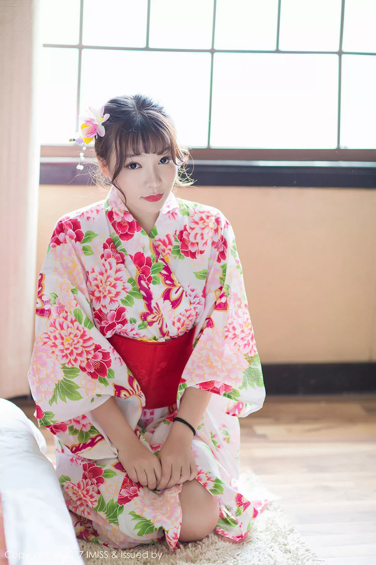 秀人集.com_[IMISS爱蜜社]Vol.170_嫩模芝芝Booty花色日系和服红色蕾丝内裤半脱撩人诱惑写真38P