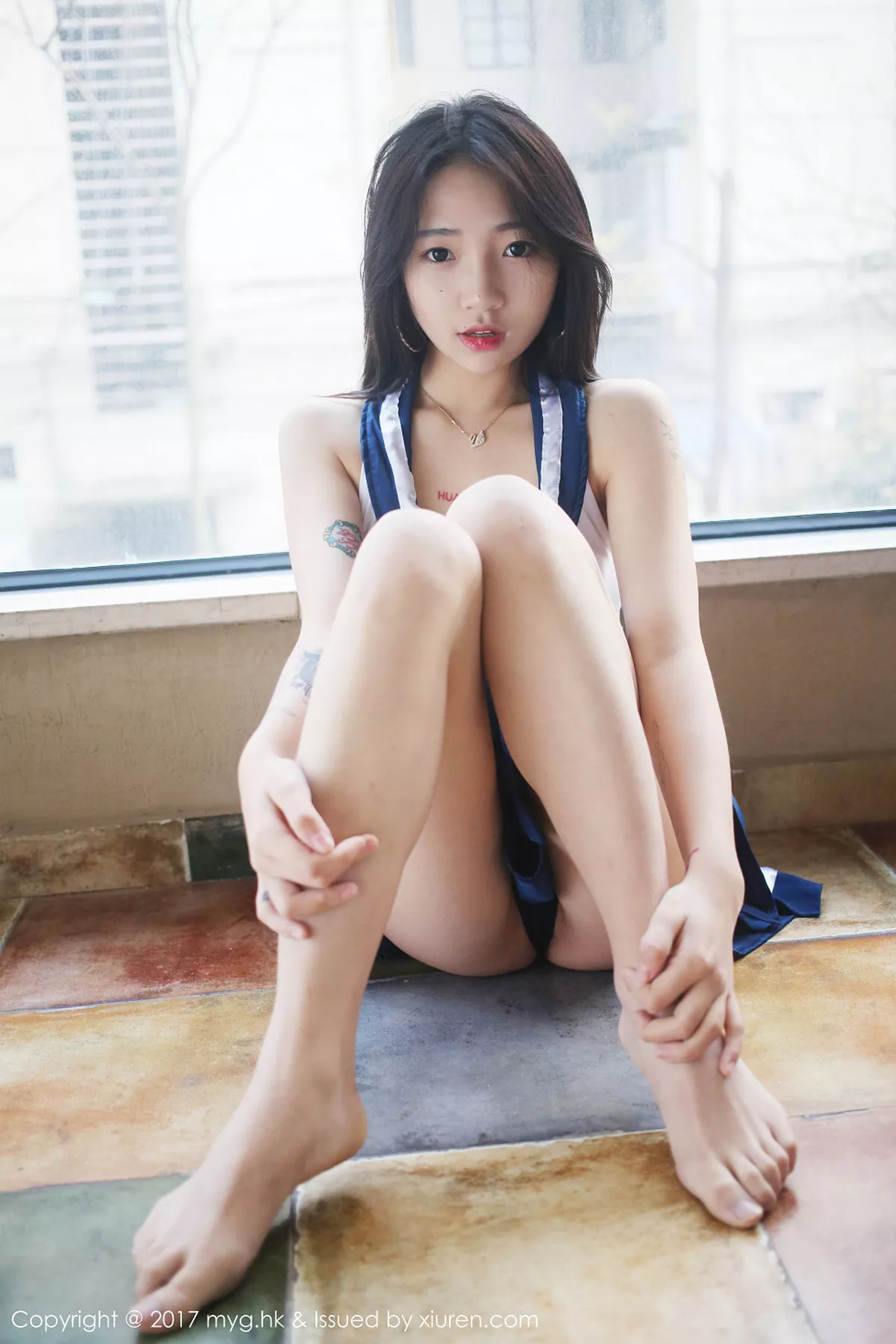 秀人集.com_[MyGirl美媛馆]Vol.249_新人嫩模小月moon白色蕾丝连体内衣翘美臀撩人诱惑写真50P