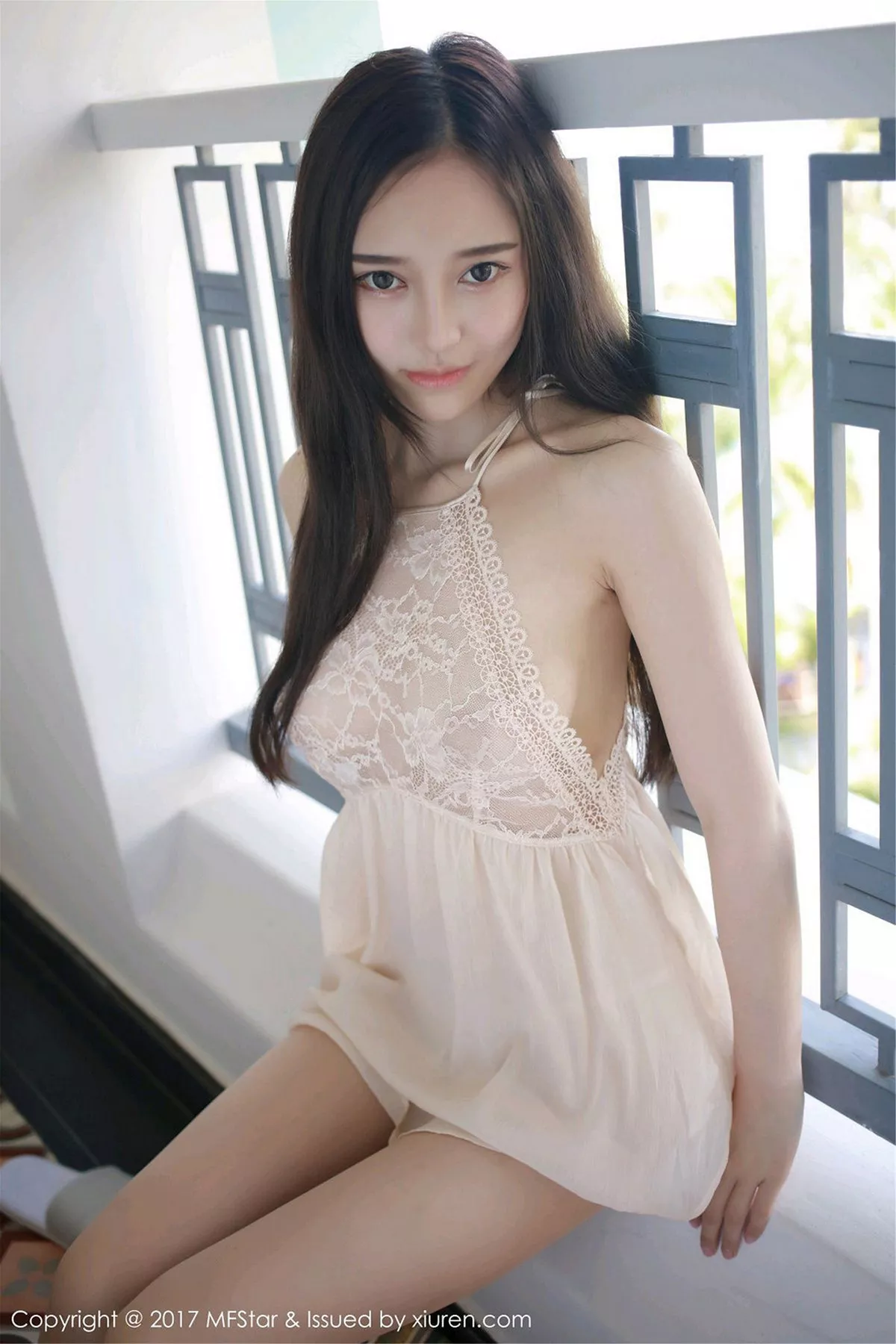 秀人集.com_[MFStar模范学院]Vol.101_女神唐琪儿il心愿旅拍粉嫩蕾丝裙透视秀豪乳诱惑写真51P
