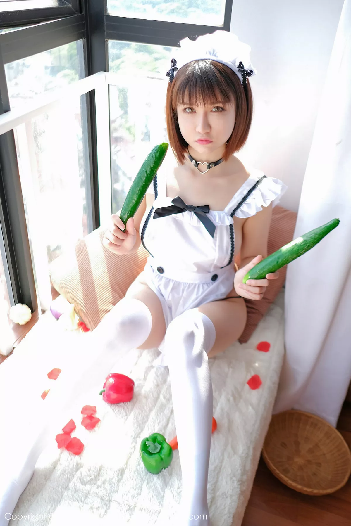 秀人集.com_[UXING优星馆]Vol.058_嫩模K8傲娇萌萌居家女仆装侧露美乳黄瓜主题撩人诱惑写真40P