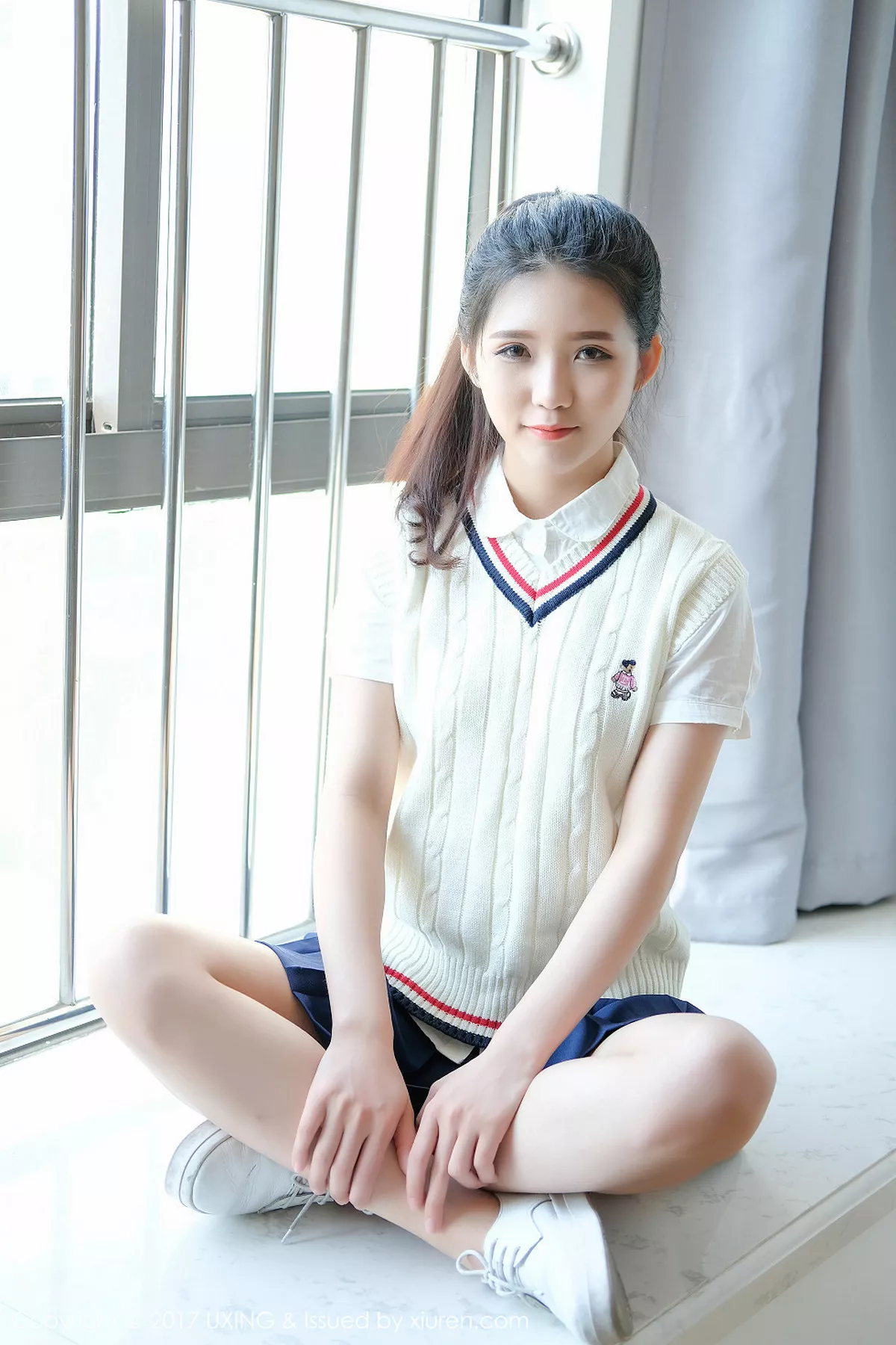 秀人集.com_[UXING优星馆]Vol.056_嫩模可爱的小叶子清纯学生装+居家性感内衣秀美胸写真38P