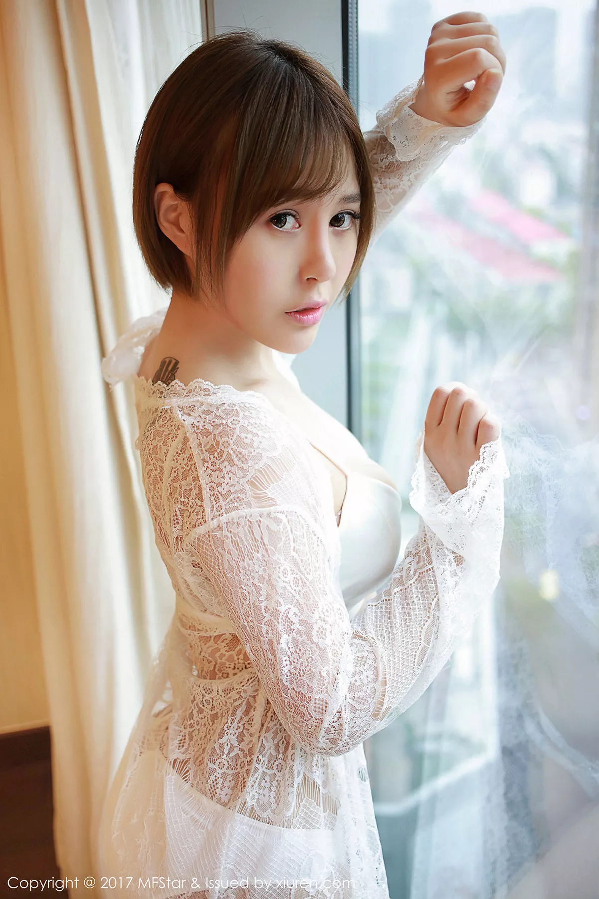 秀人集.com_[MFStar模范学院]Vol.099_女神Evelyn艾莉蕾丝半透内衣秀完美曲线性感内衣写真41P