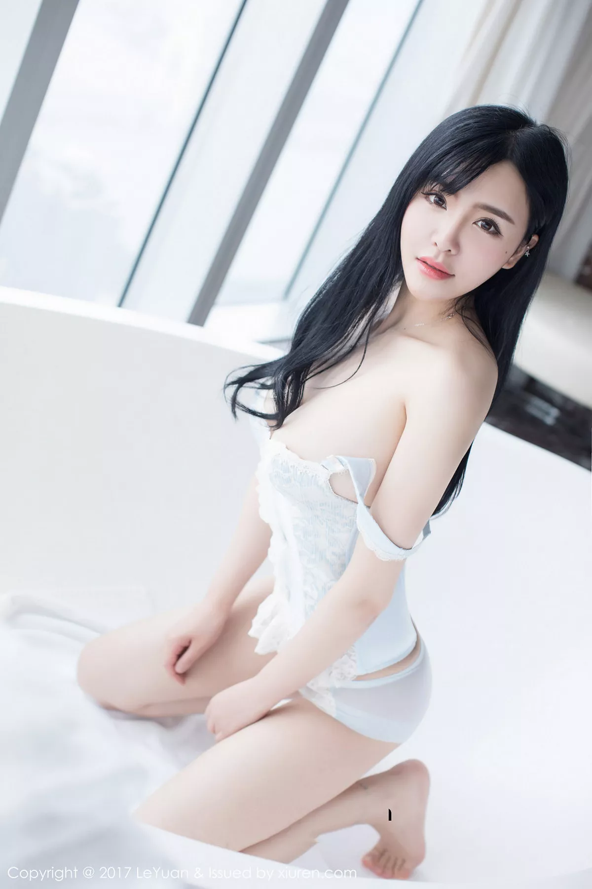 秀人集.com_[LeYuan星乐园]Vol.045_女神刘钰儿居家蓝色吊带蕾丝睡裙秀傲人豪乳完美曲线写真37P