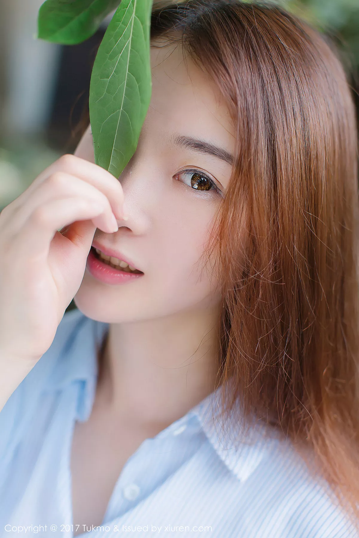 秀人集.com_[Tukmo兔几盟]Vol.099_新人妹子绵绵户外清爽连身裙西瓜外拍阳光甜美写真40P