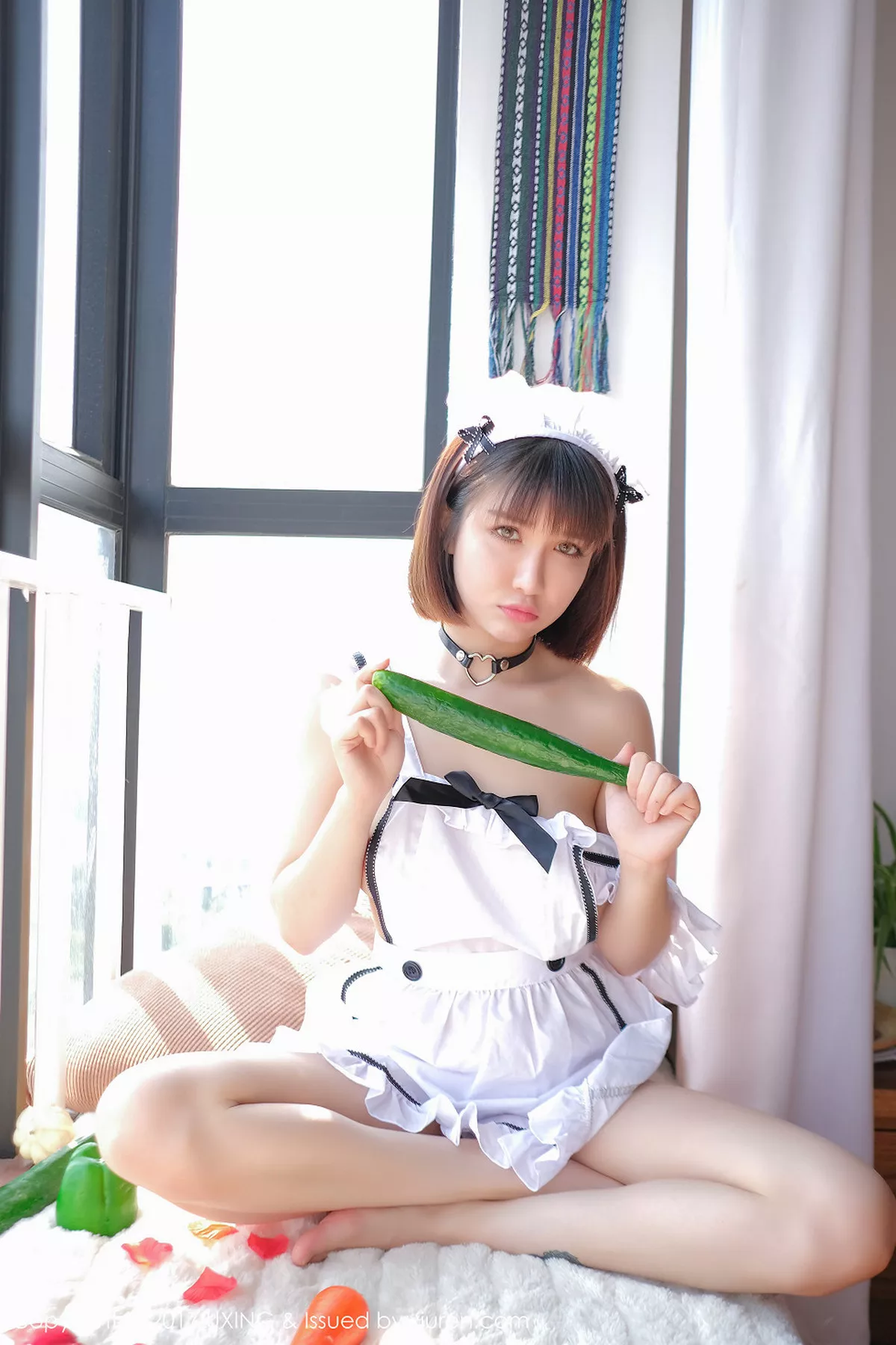 秀人集.com_[UXING优星馆]Vol.058_嫩模K8傲娇萌萌居家女仆装侧露美乳黄瓜主题撩人诱惑写真40P