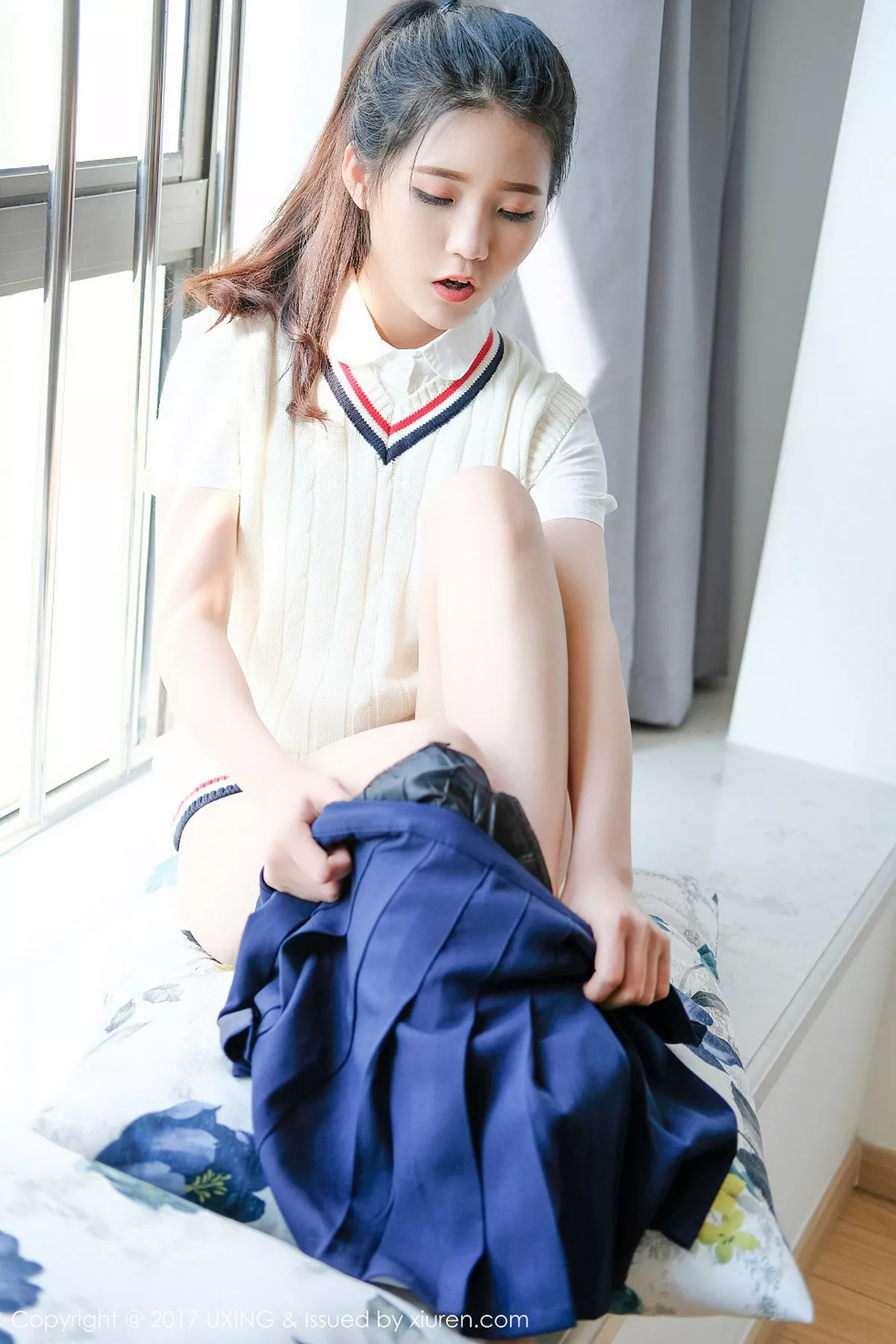秀人集.com_[UXING优星馆]Vol.056_嫩模可爱的小叶子清纯学生装+居家性感内衣秀美胸写真38P