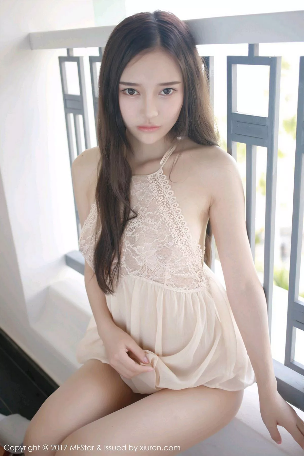 秀人集.com_[MFStar模范学院]Vol.101_女神唐琪儿il心愿旅拍粉嫩蕾丝裙透视秀豪乳诱惑写真51P