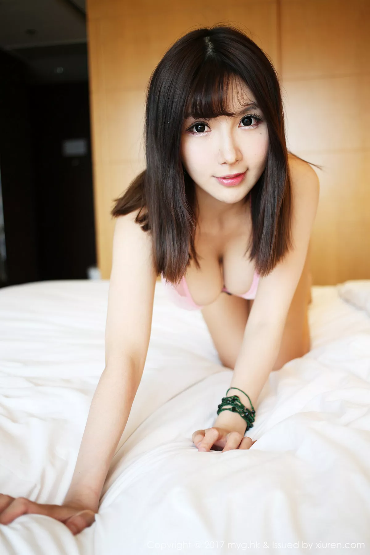 秀人集.com_[MyGirl美媛馆]Vol.253_嫩模晓茜sunny居家床上粉红内衣秀豪乳撩人姿势诱惑写真61P